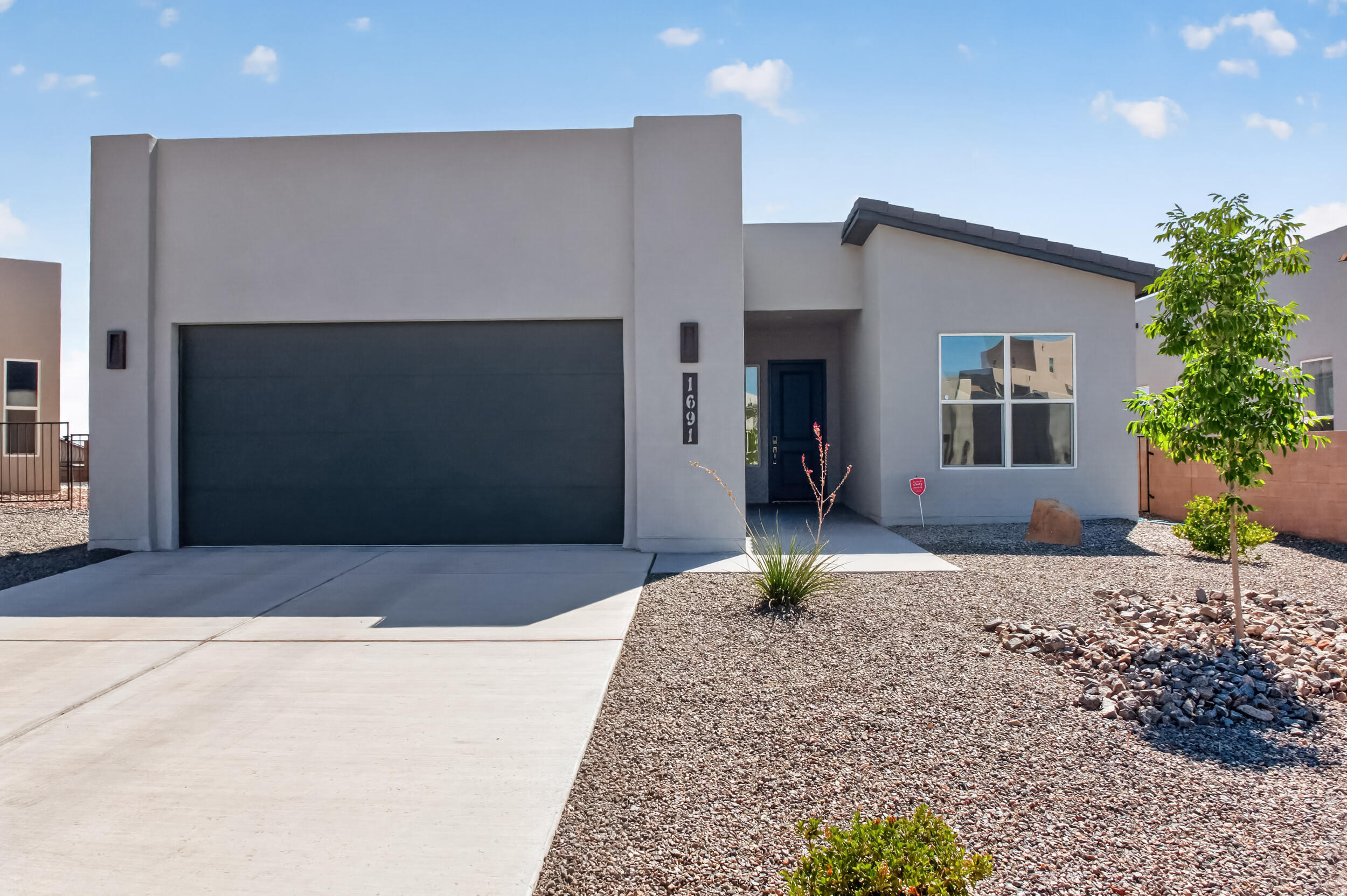 1691 Tesoro Loop NW