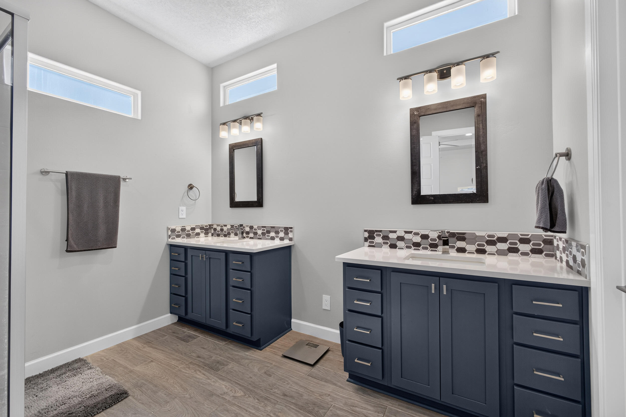 1691 Tesoro Loop NW