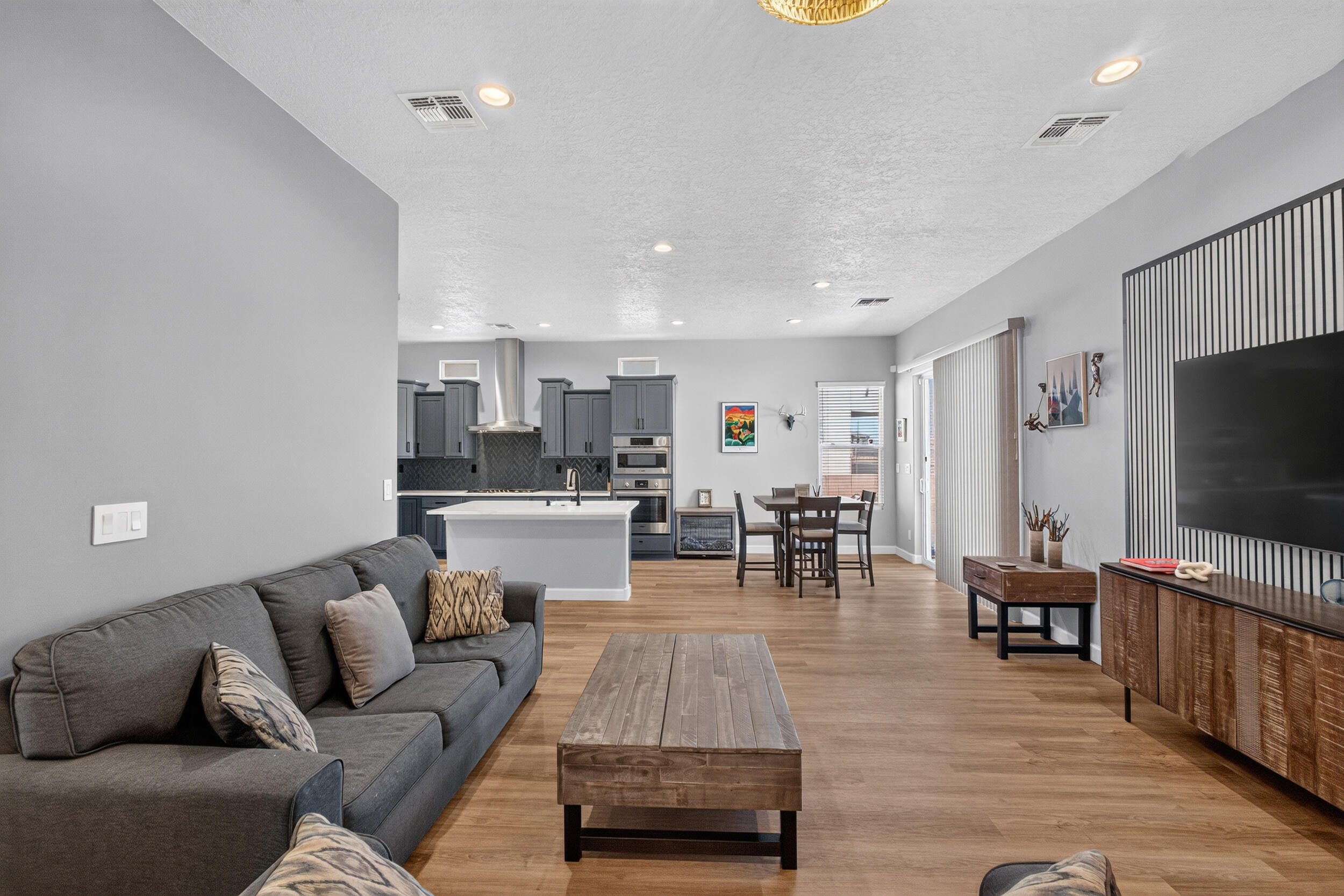 1691 Tesoro Loop NW