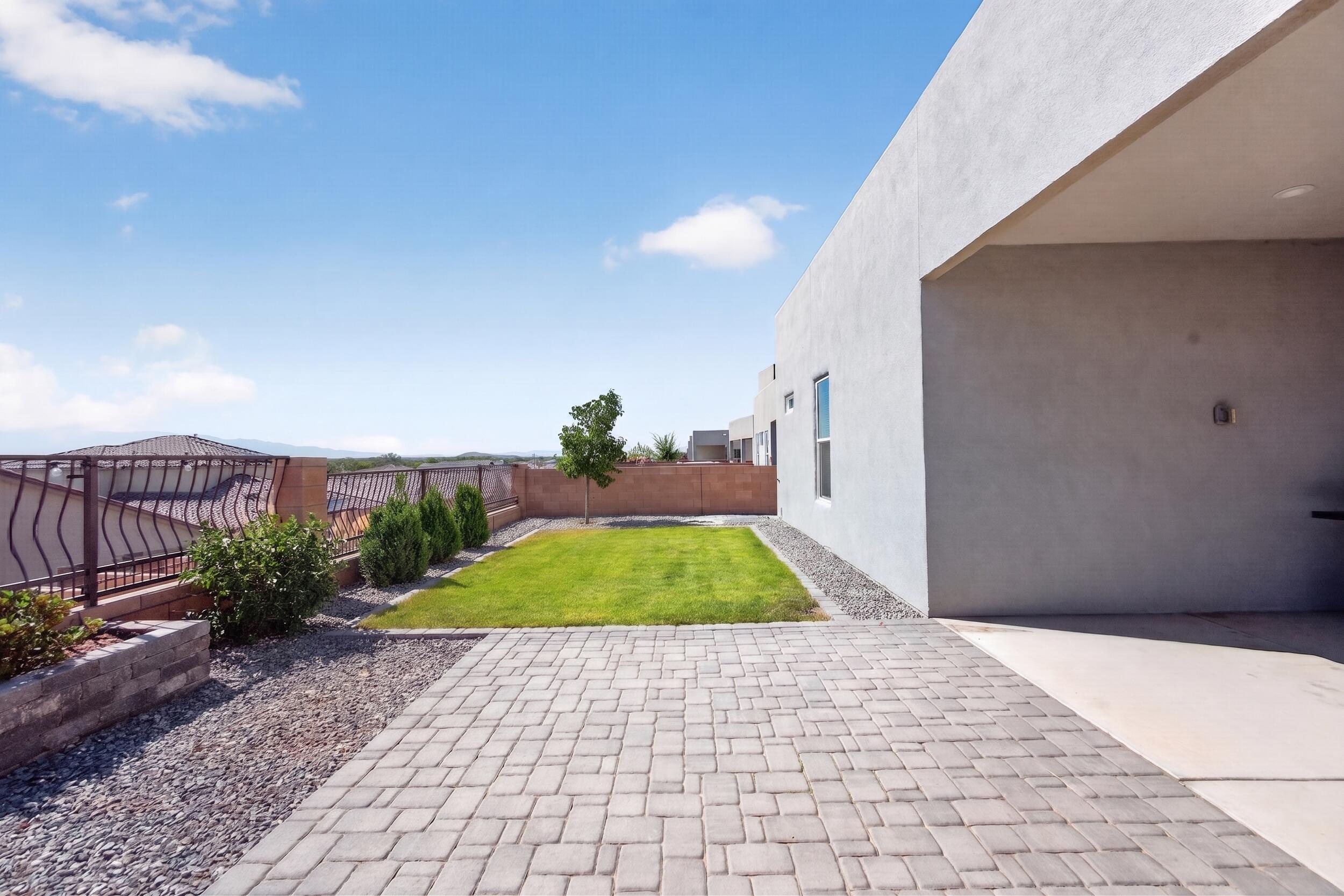 1691 Tesoro Loop NW