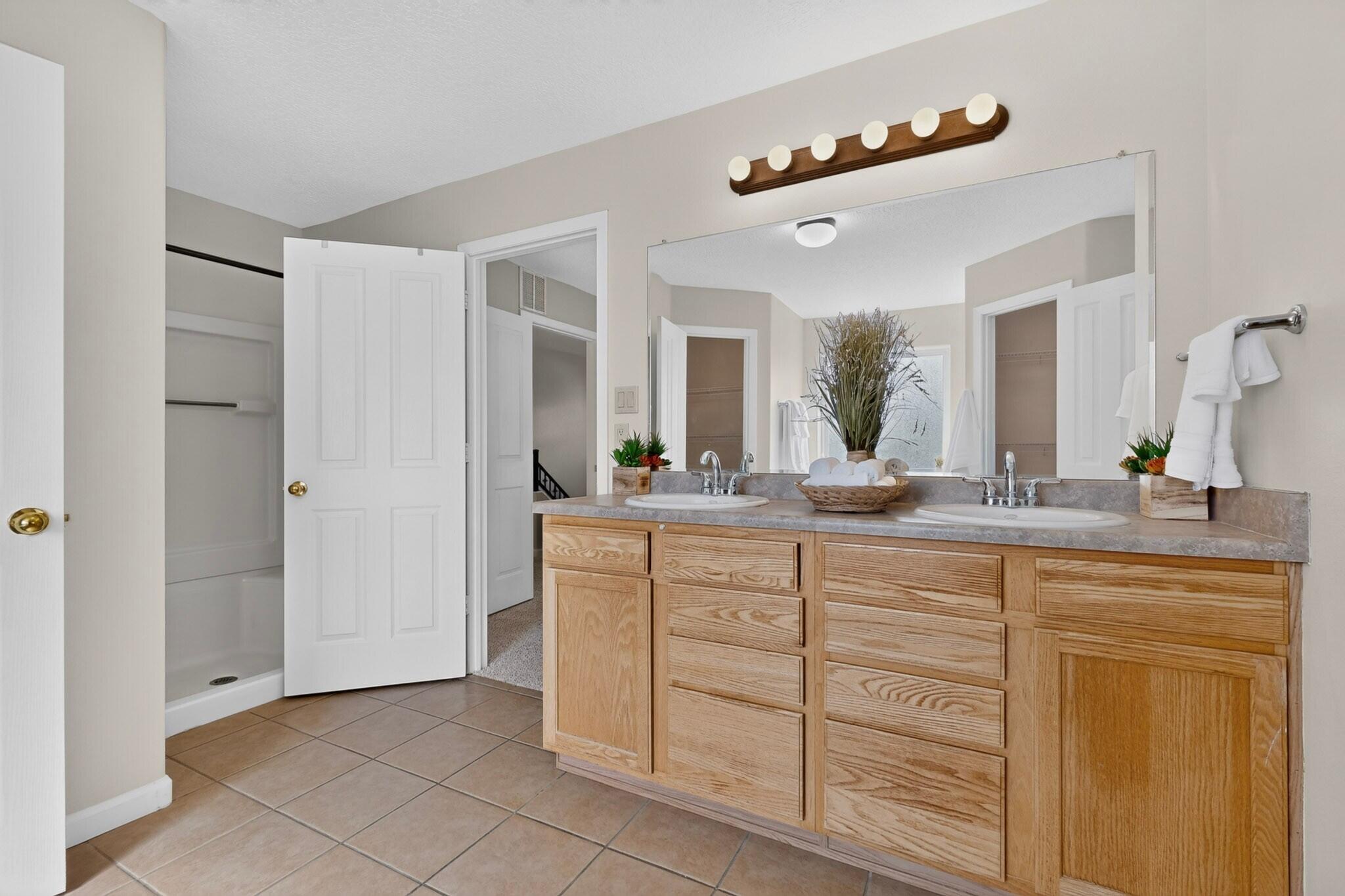 401 Minturn Loop NE