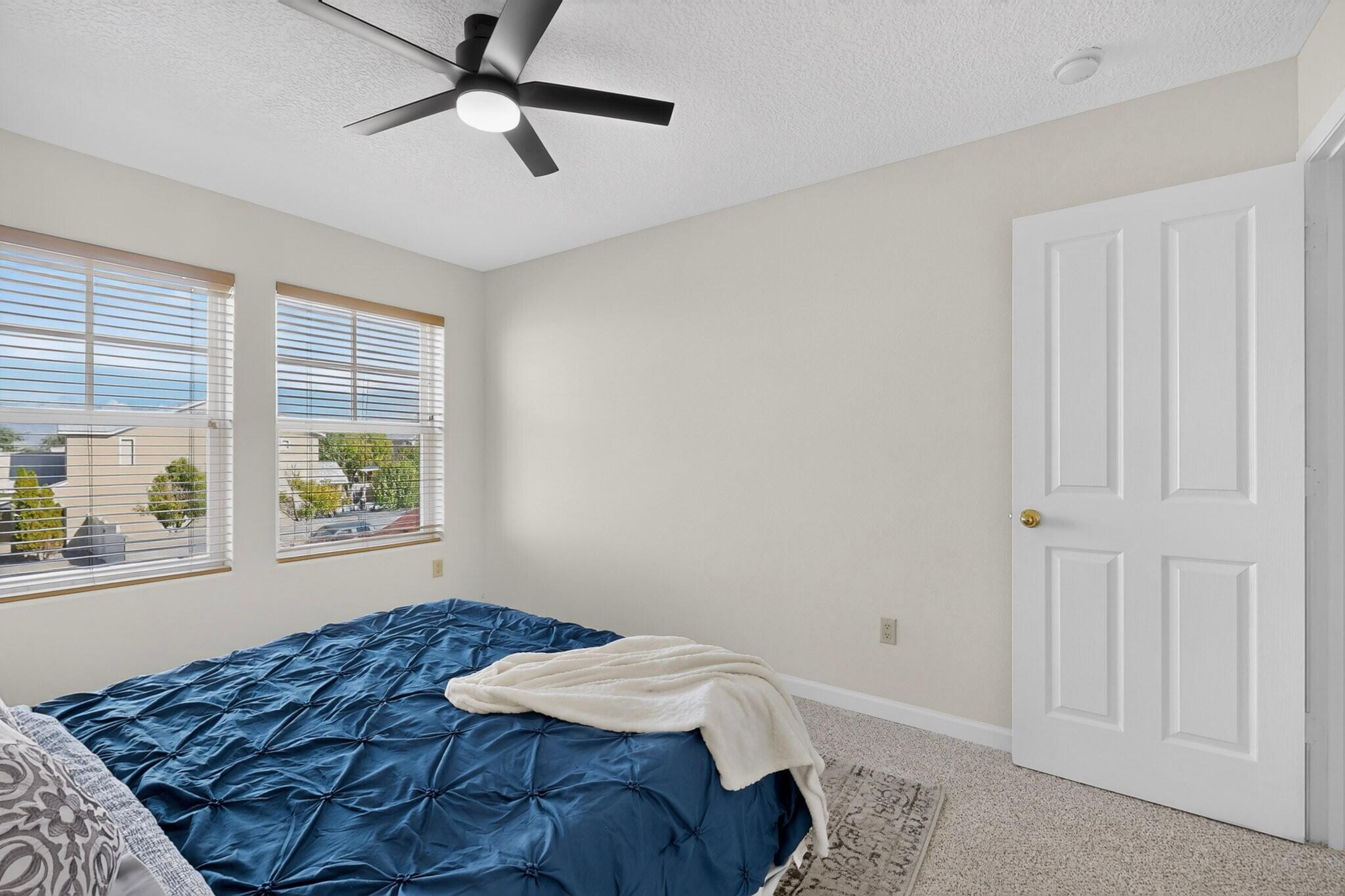 401 Minturn Loop NE