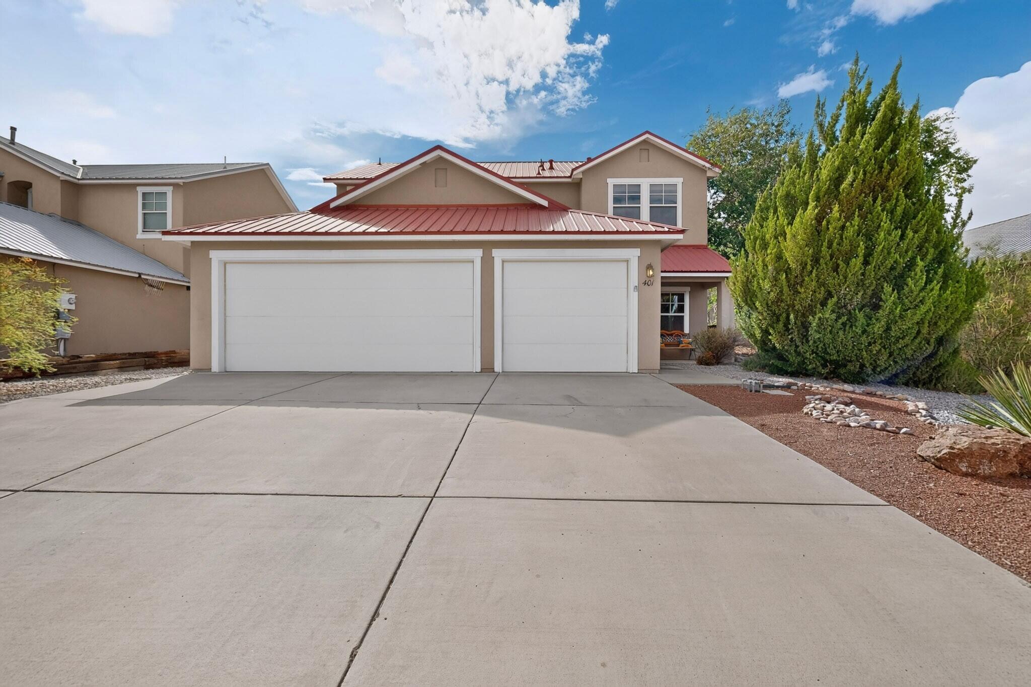 401 Minturn Loop NE