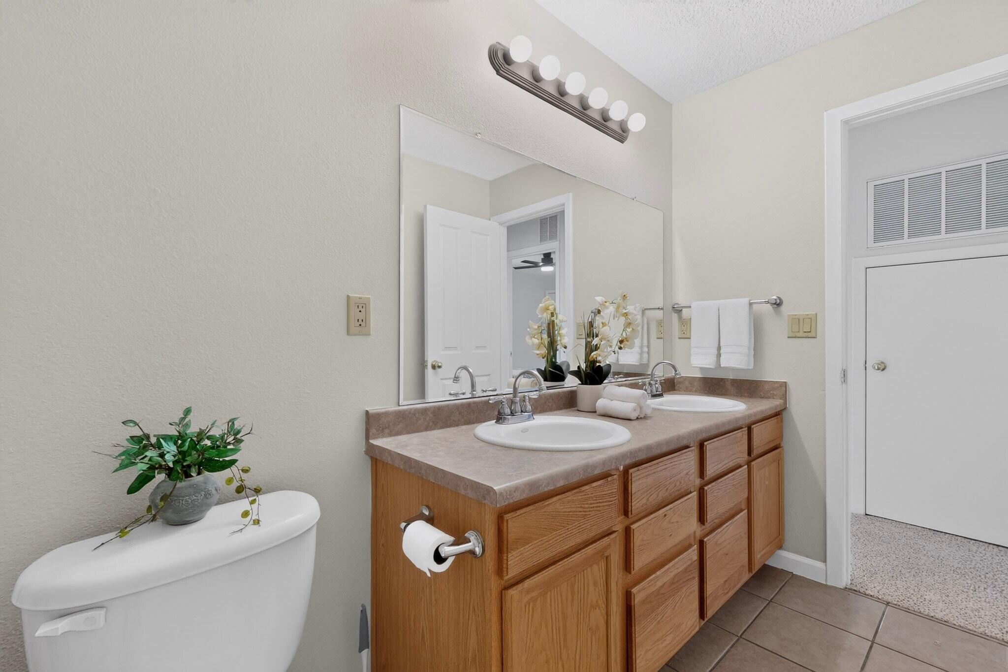 401 Minturn Loop NE