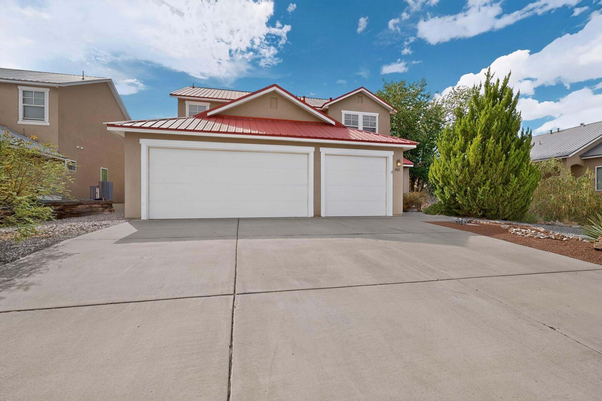 401 Minturn Loop NE