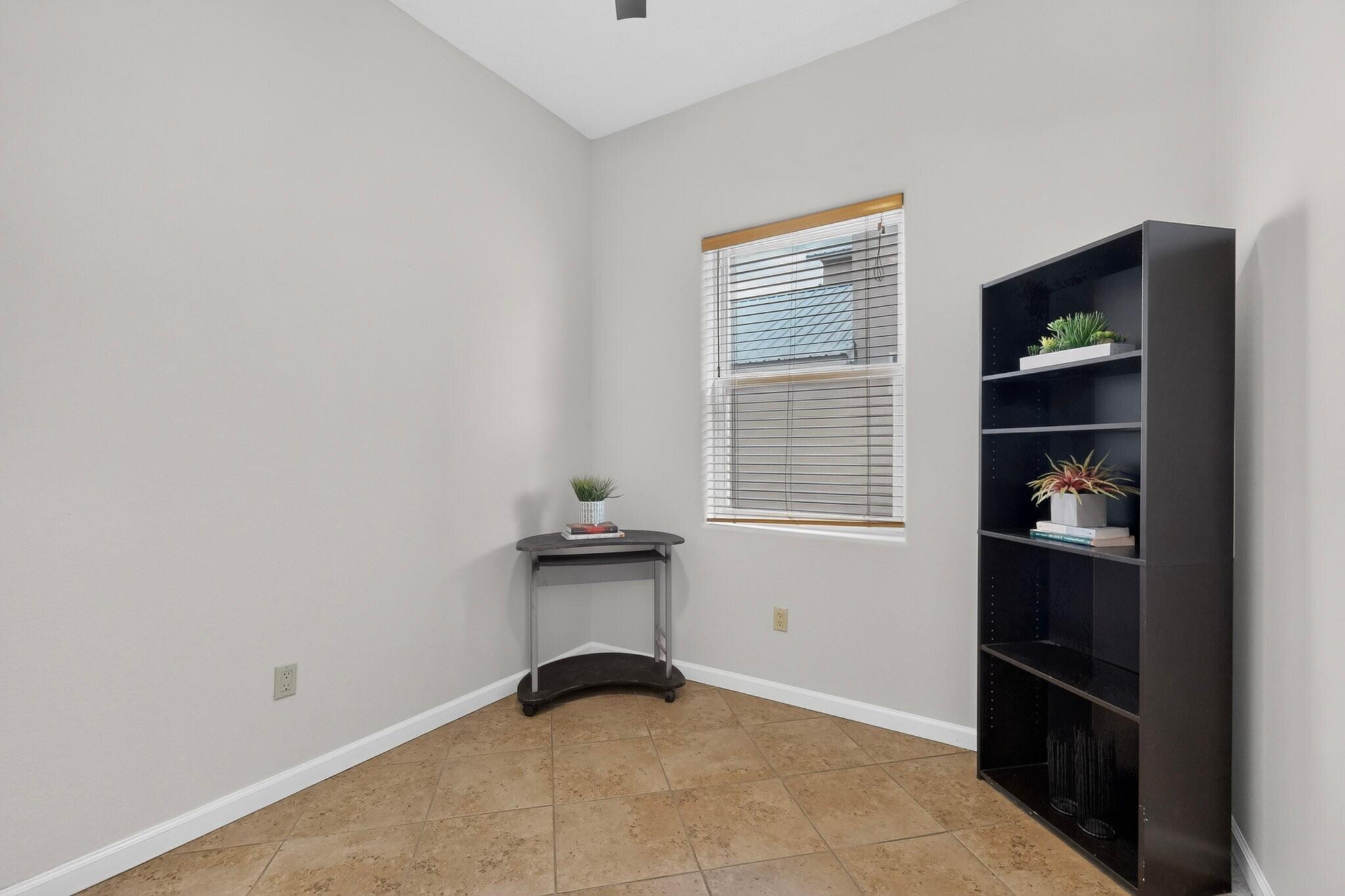 401 Minturn Loop NE