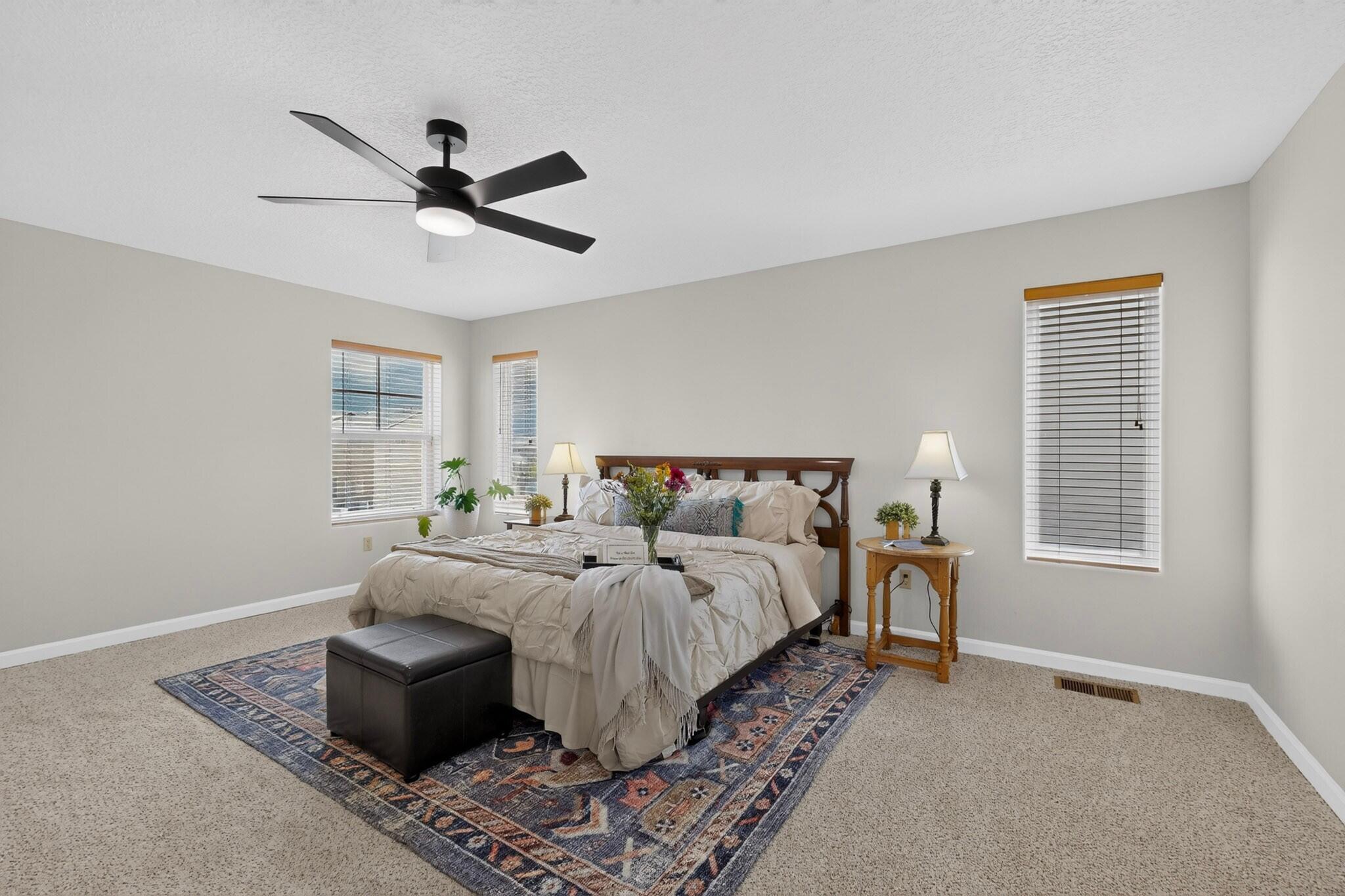 401 Minturn Loop NE
