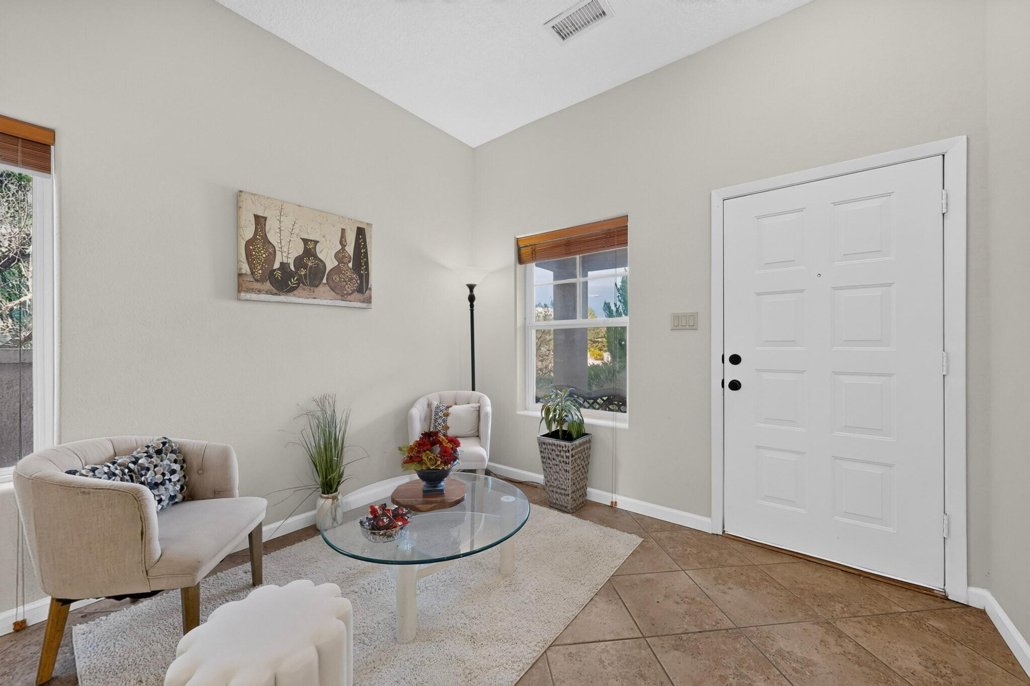 401 Minturn Loop NE