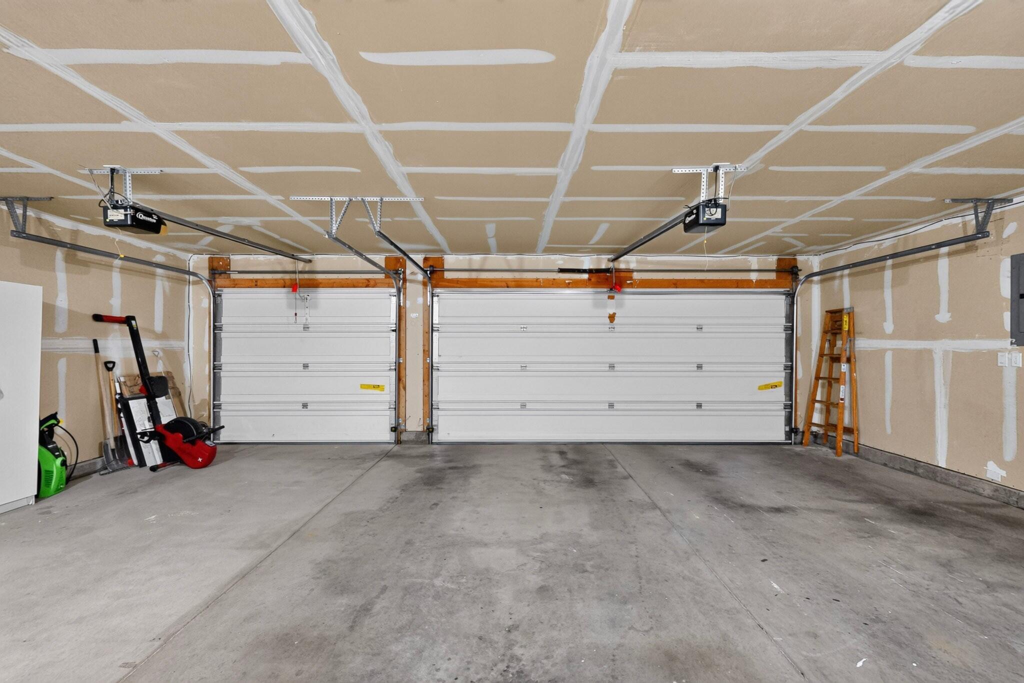 401 Minturn Loop NE