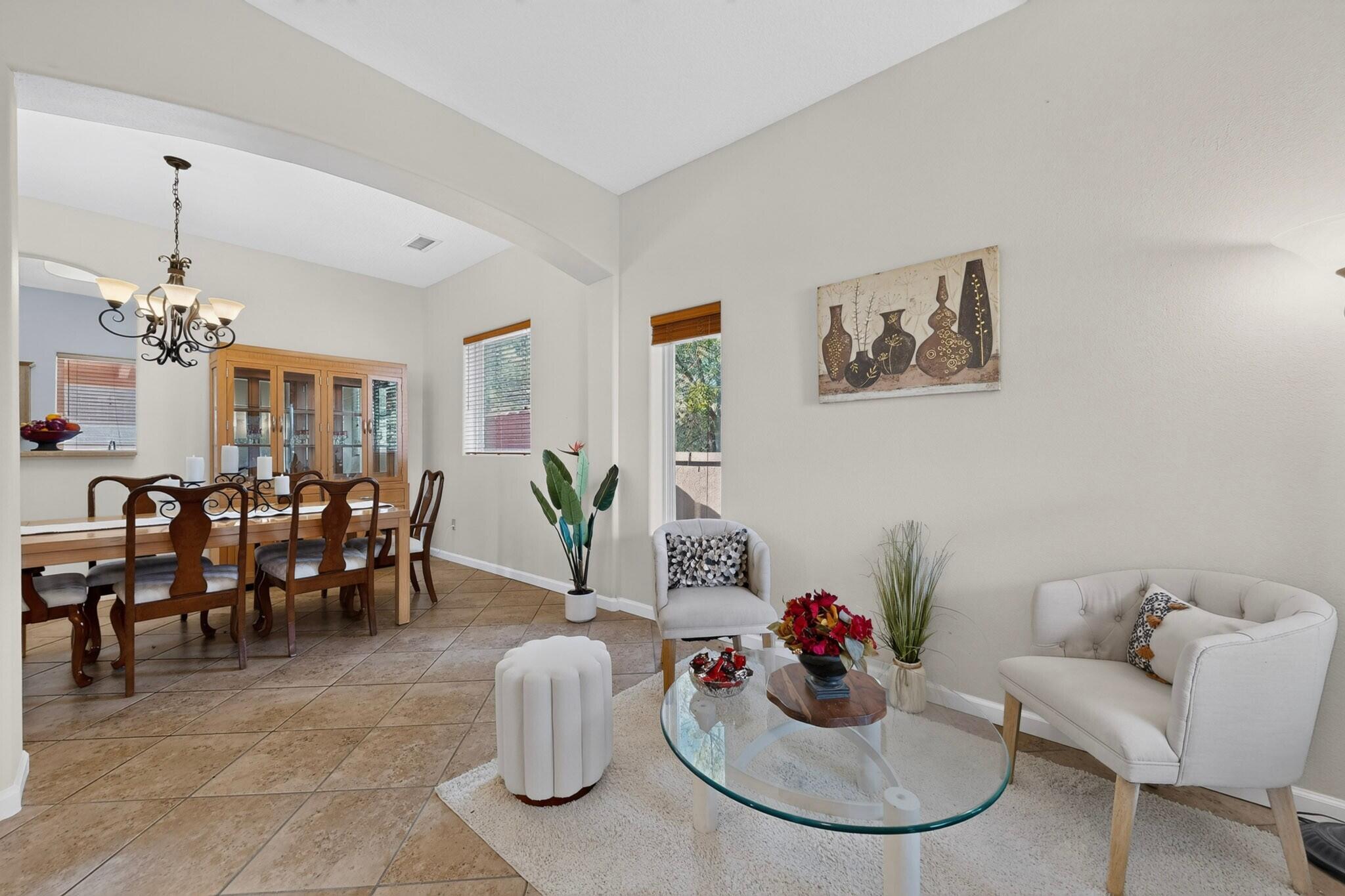 401 Minturn Loop NE