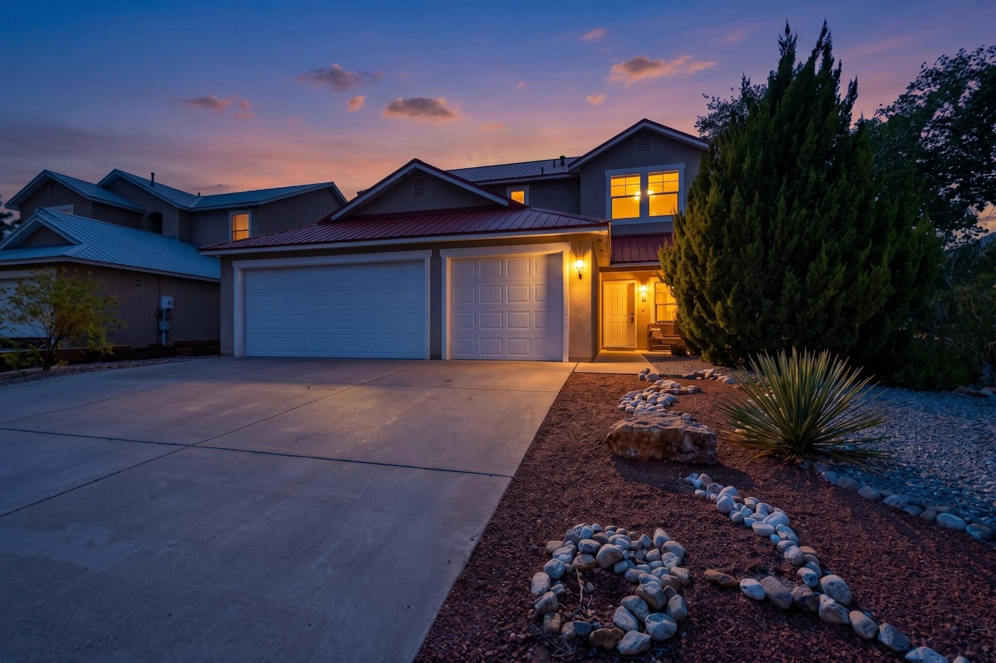 401 Minturn Loop NE