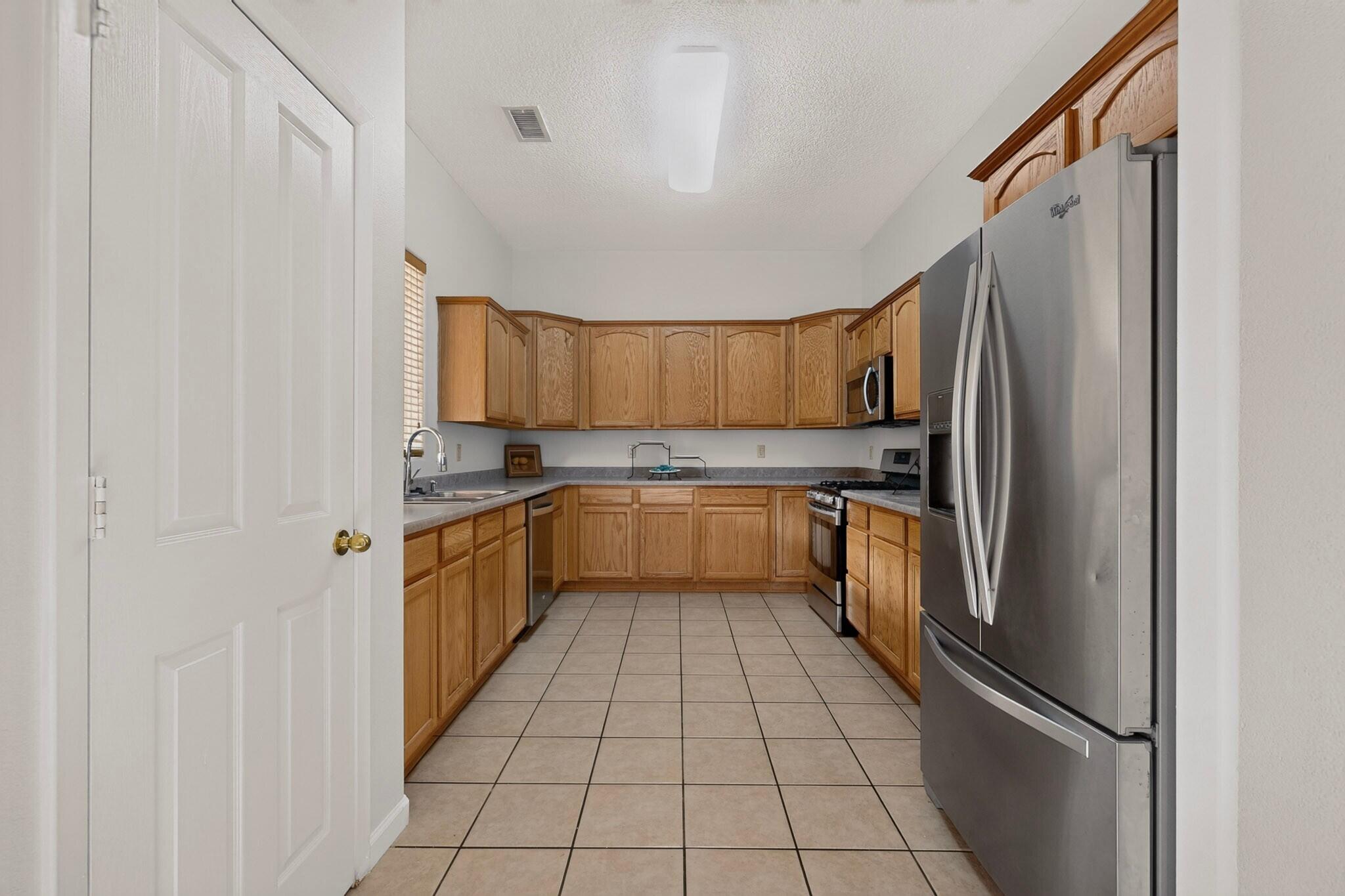 401 Minturn Loop NE