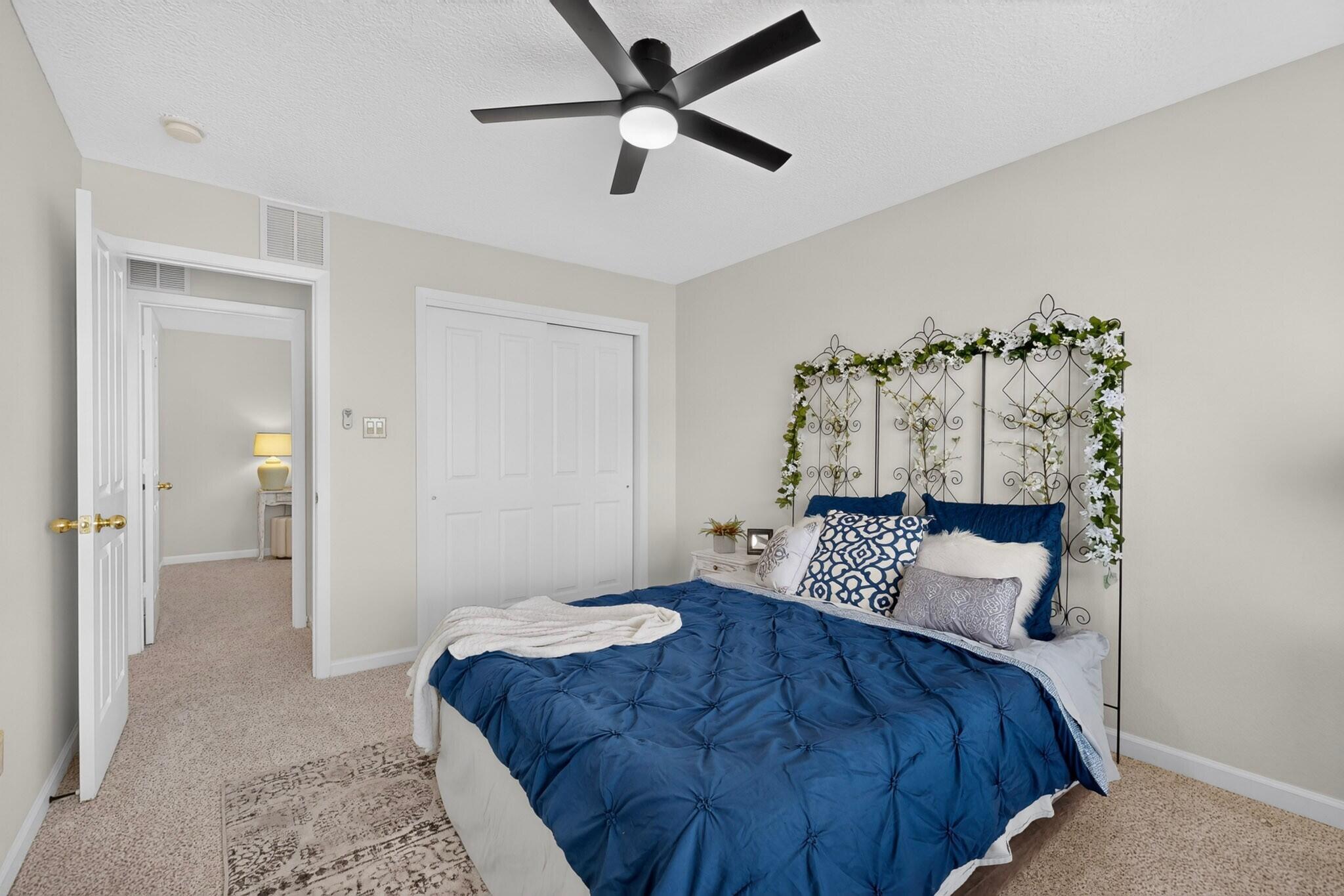 401 Minturn Loop NE
