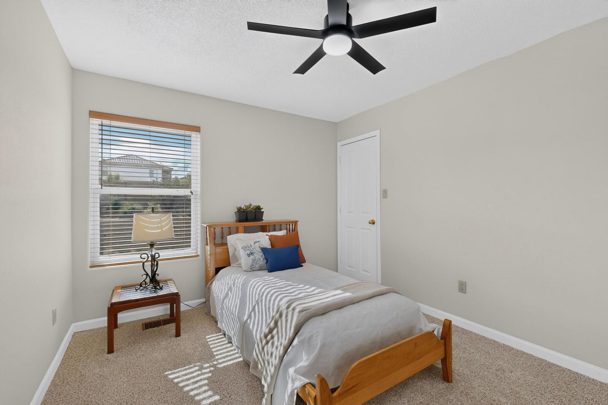 401 Minturn Loop NE