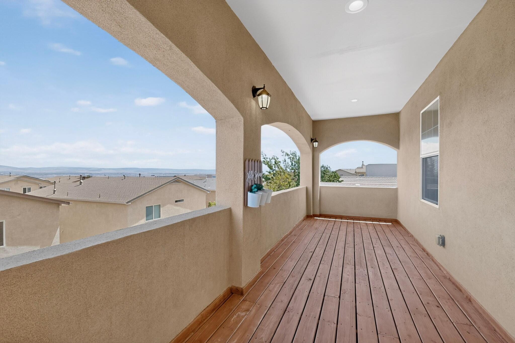 820 Serrano Pointe NW
