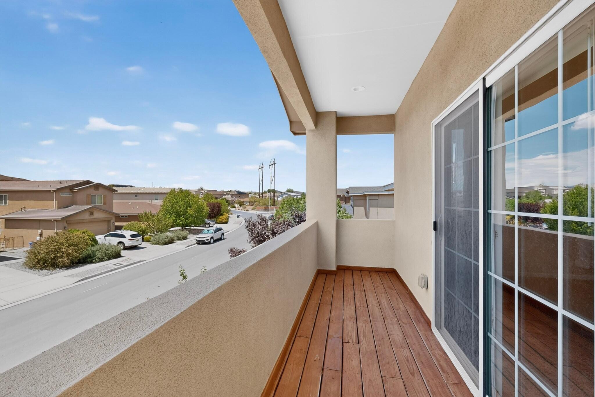820 Serrano Pointe NW