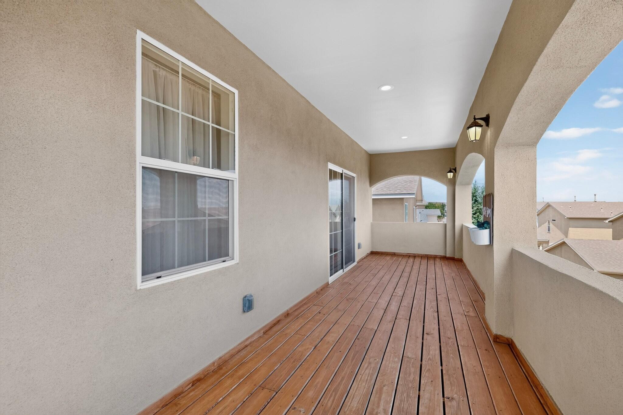 820 Serrano Pointe NW