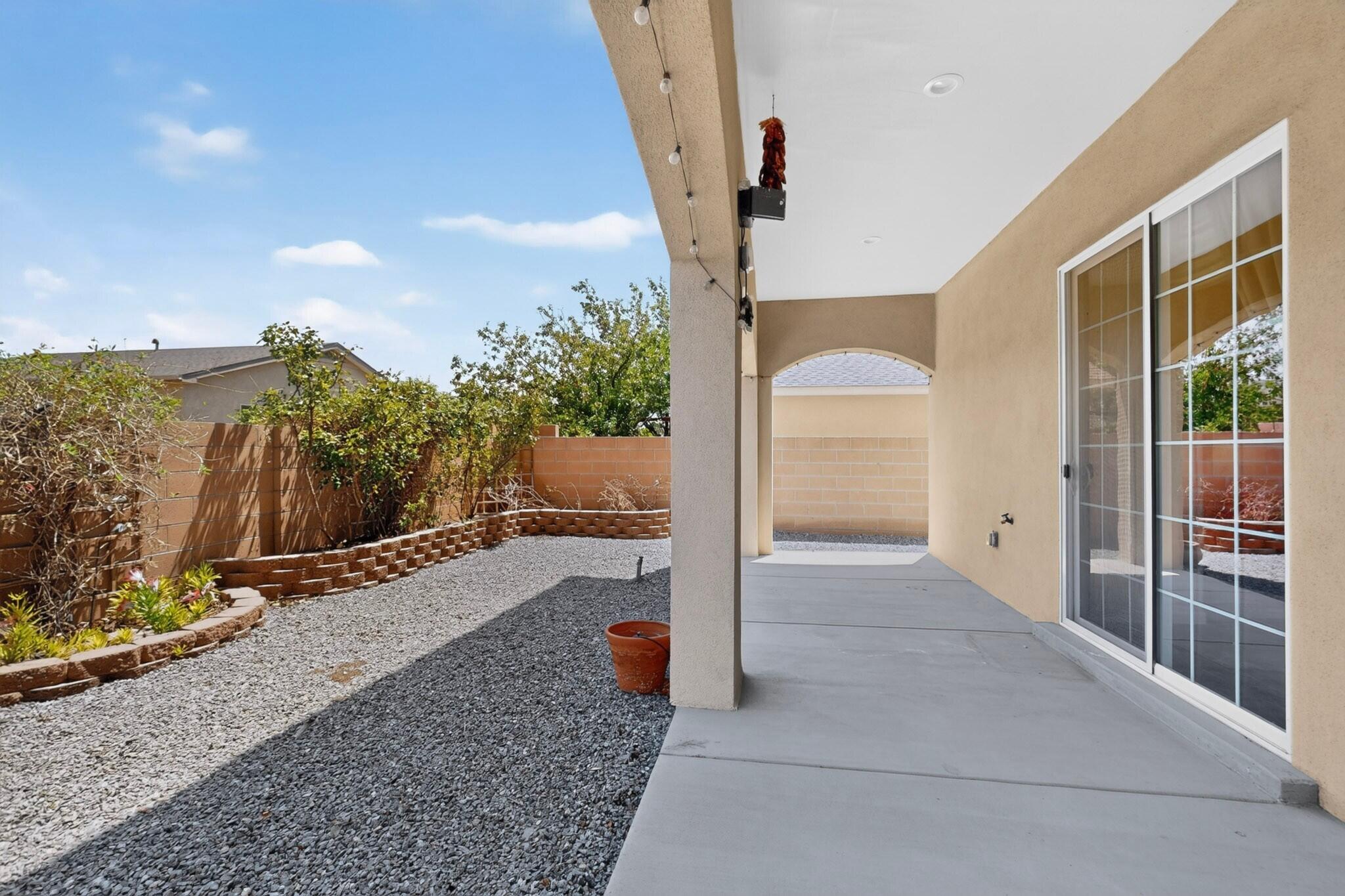 820 Serrano Pointe NW