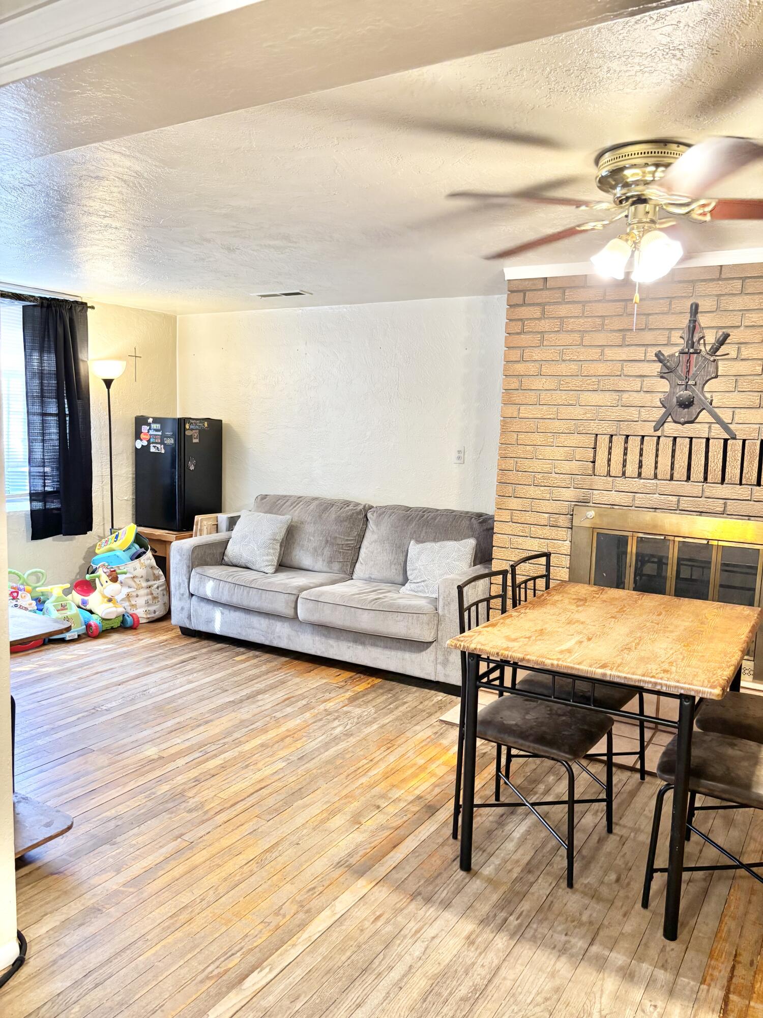 2820 W 8th Street NW