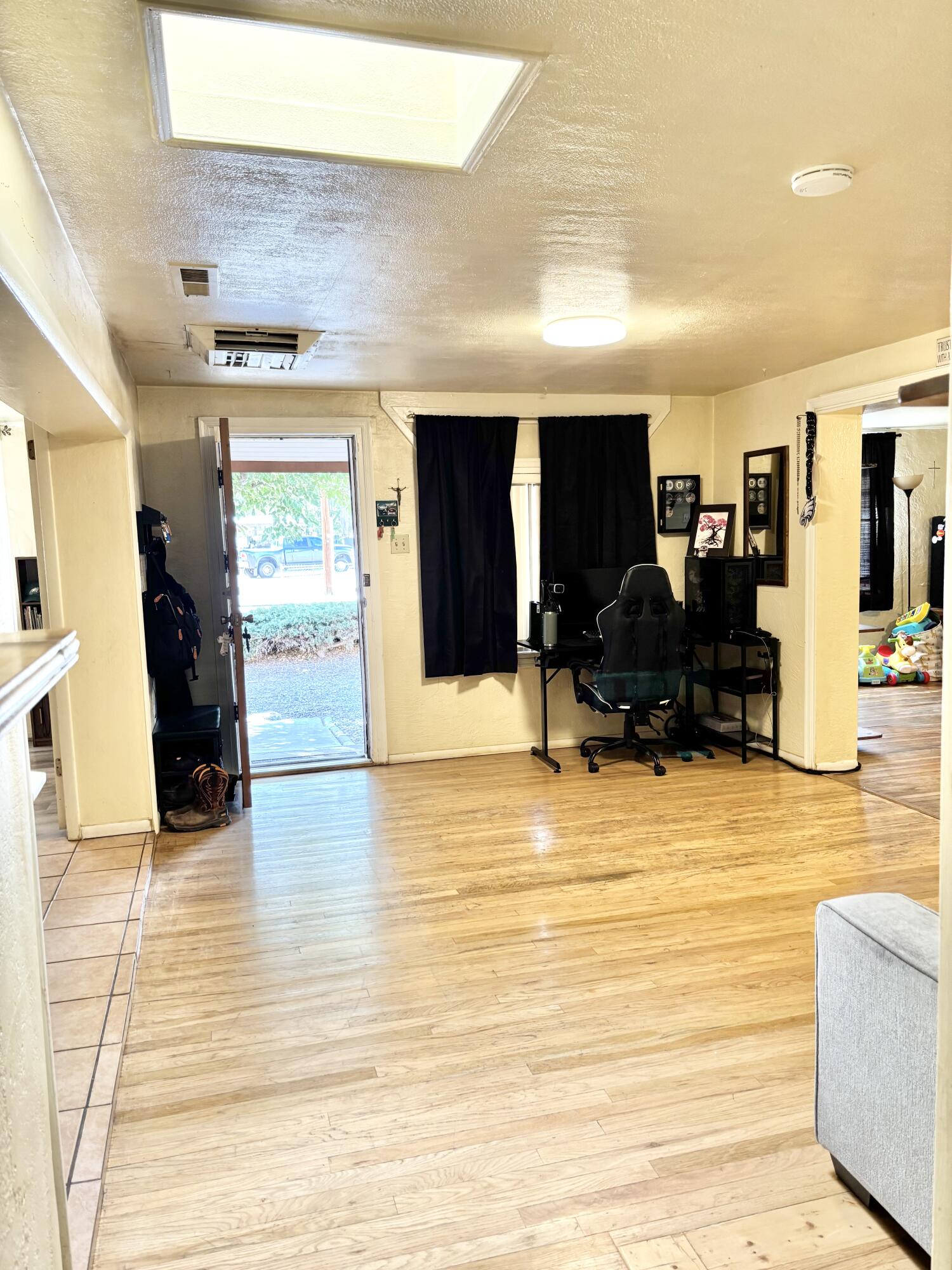 2820 W 8th Street NW