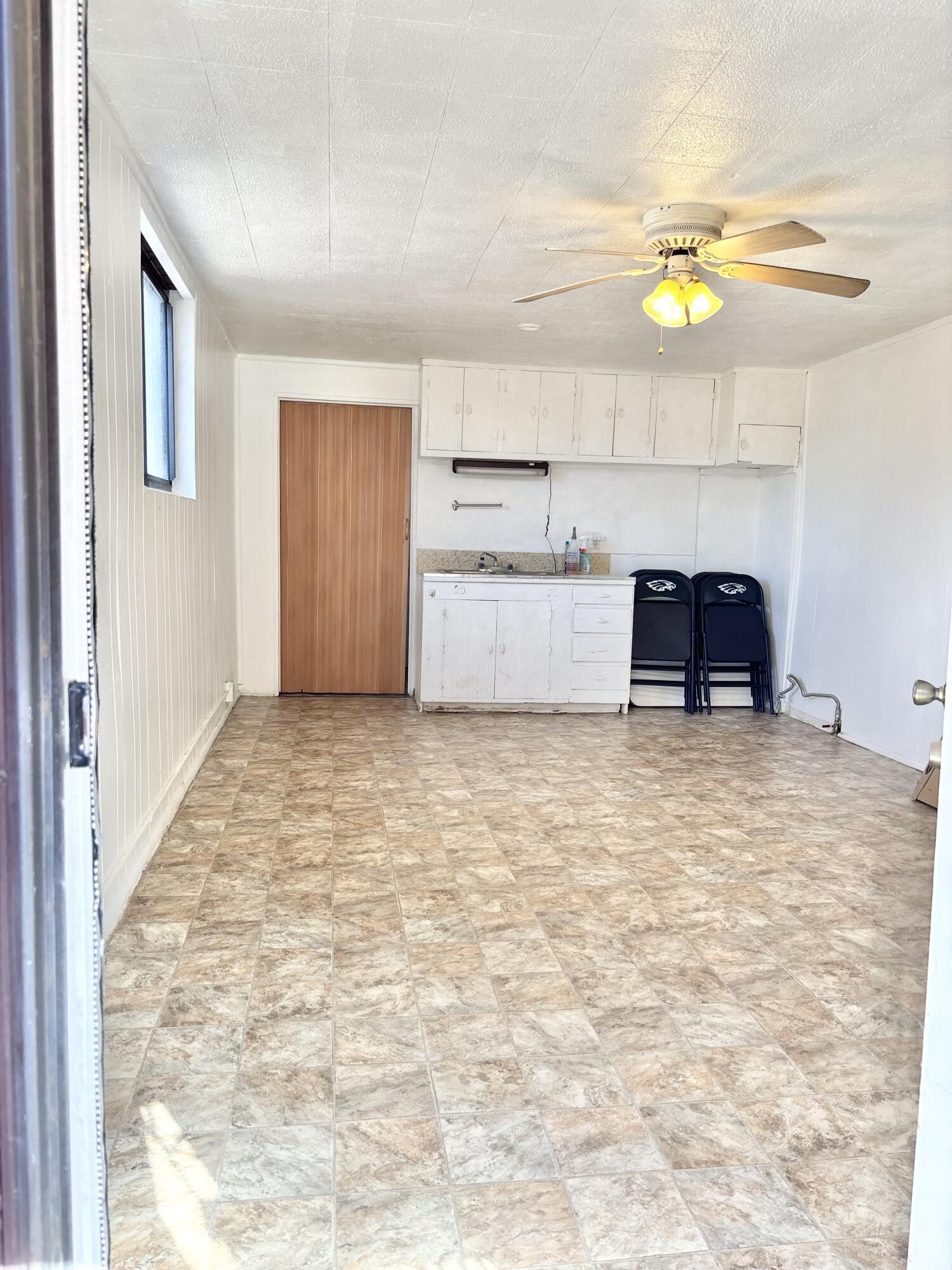 2820 W 8th Street NW