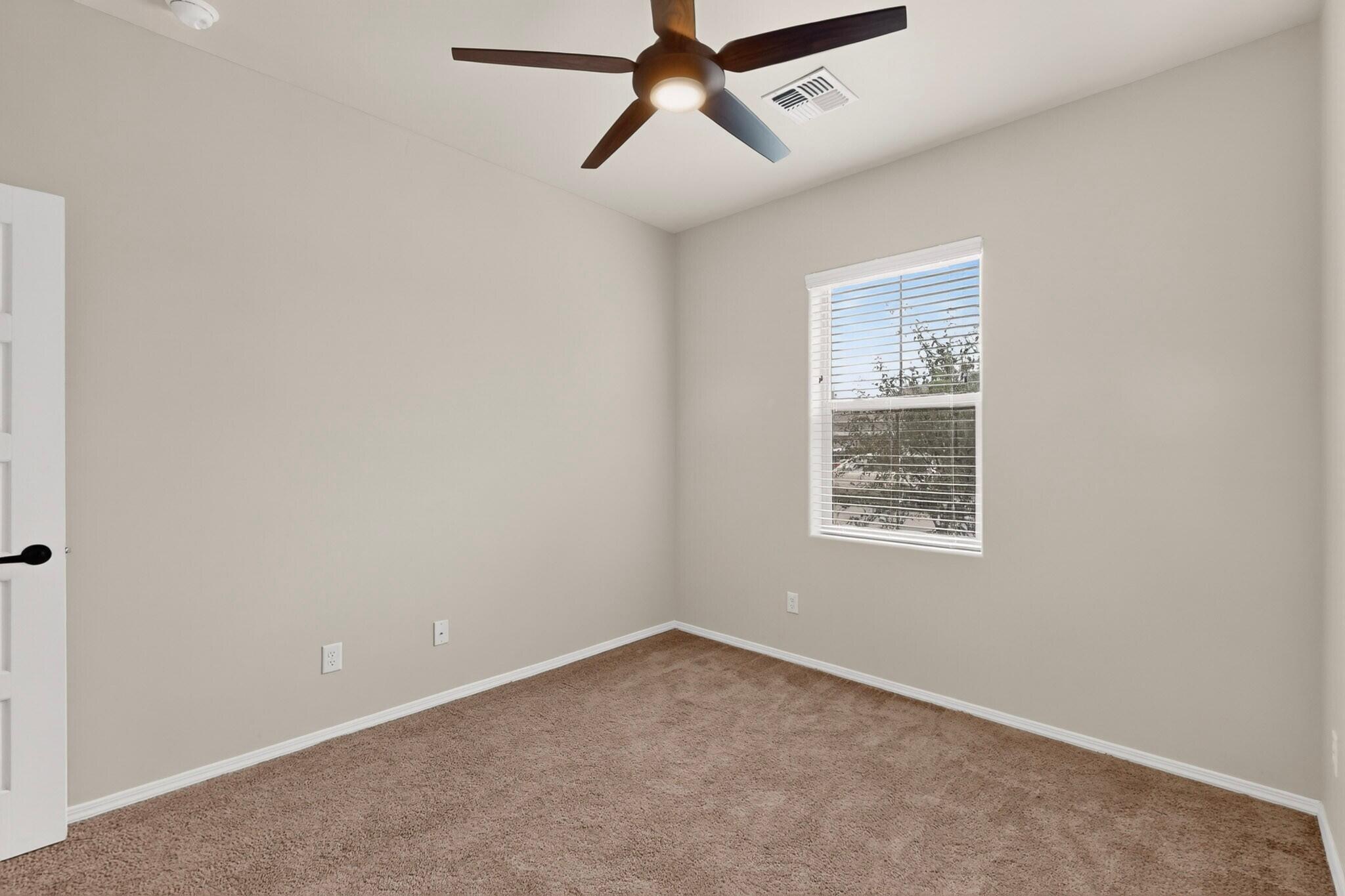 4276 Crowned Eagle Loop NE