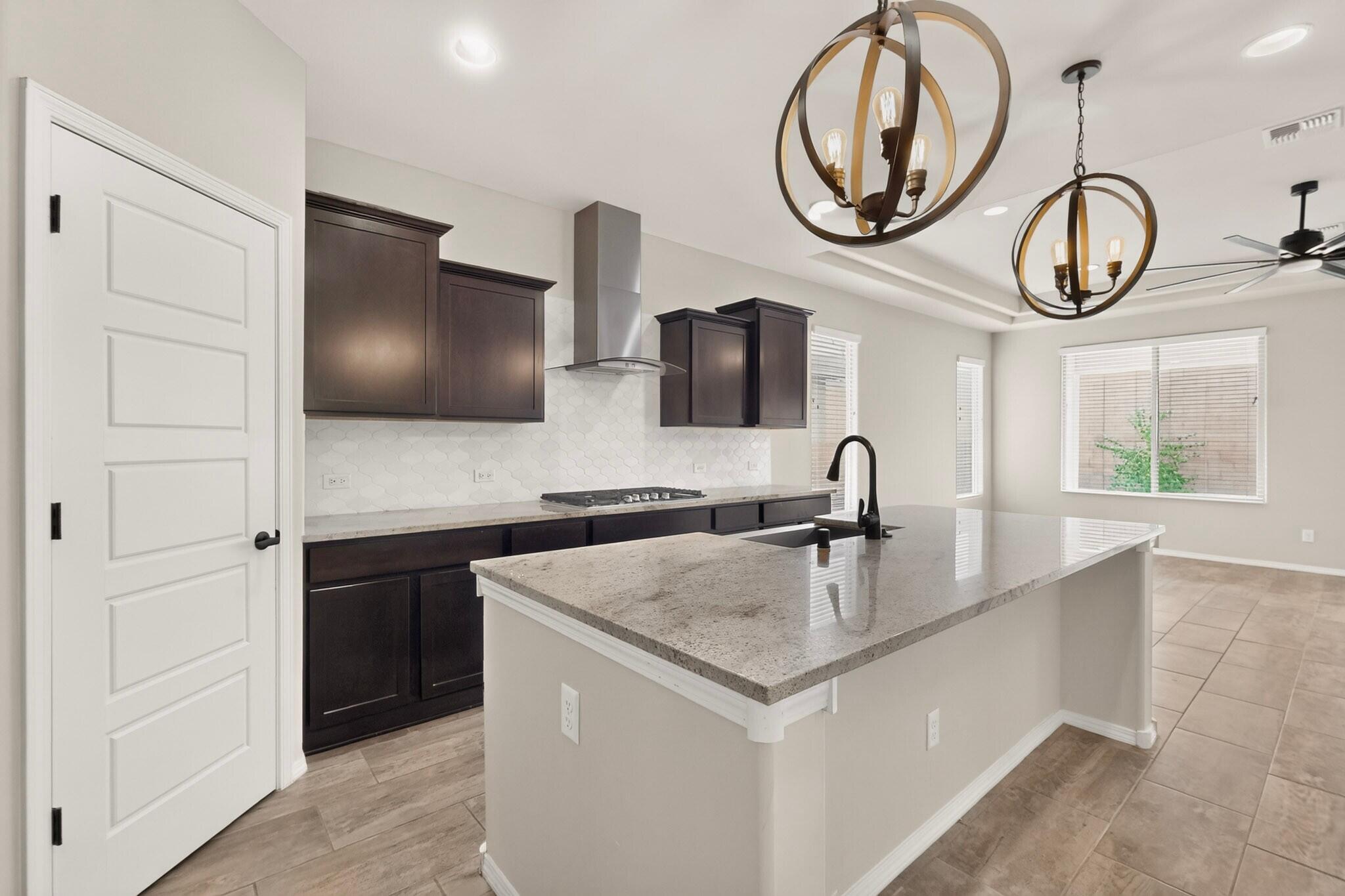 4276 Crowned Eagle Loop NE