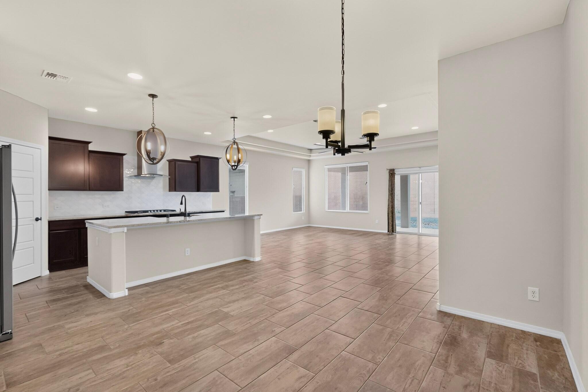 4276 Crowned Eagle Loop NE