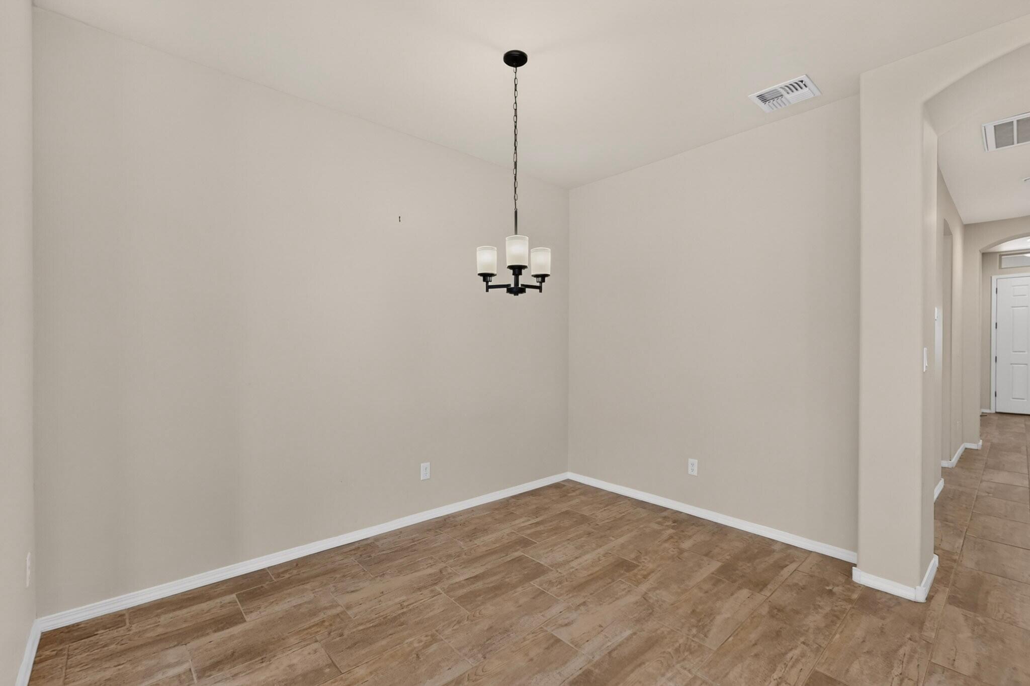 4276 Crowned Eagle Loop NE