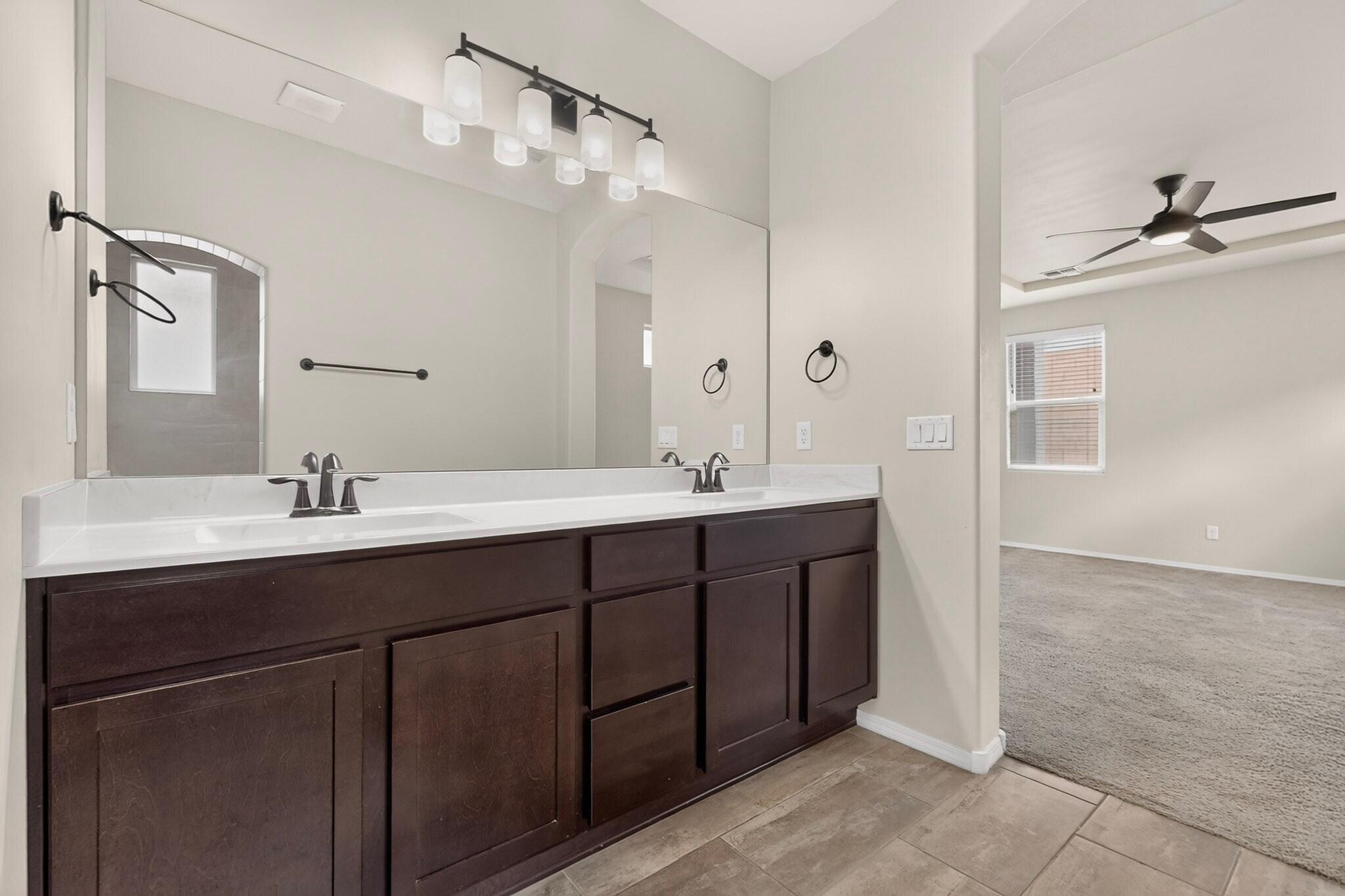 4276 Crowned Eagle Loop NE