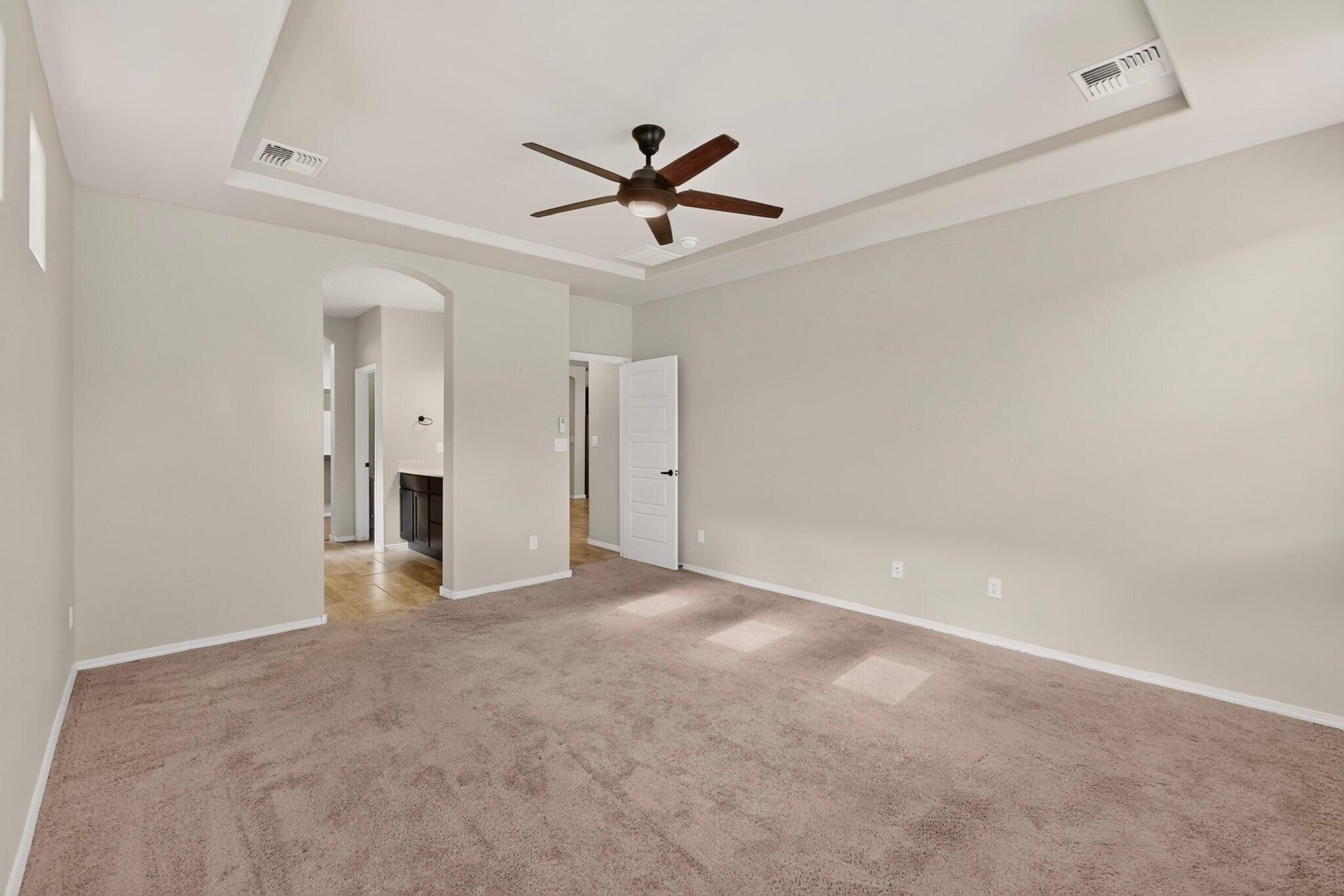 4276 Crowned Eagle Loop NE