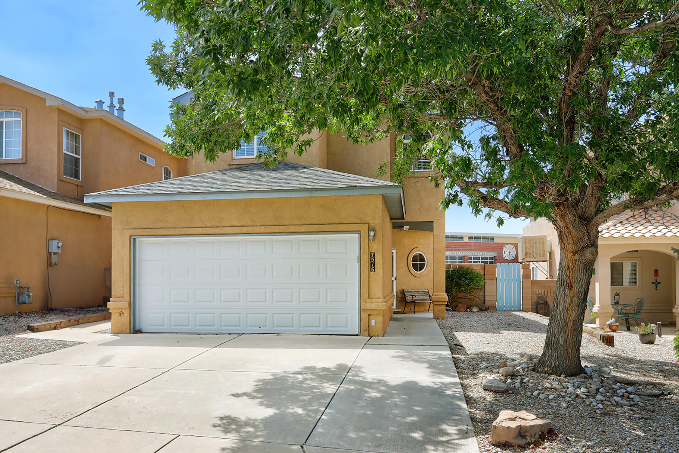 7516 Peregrine Road NE