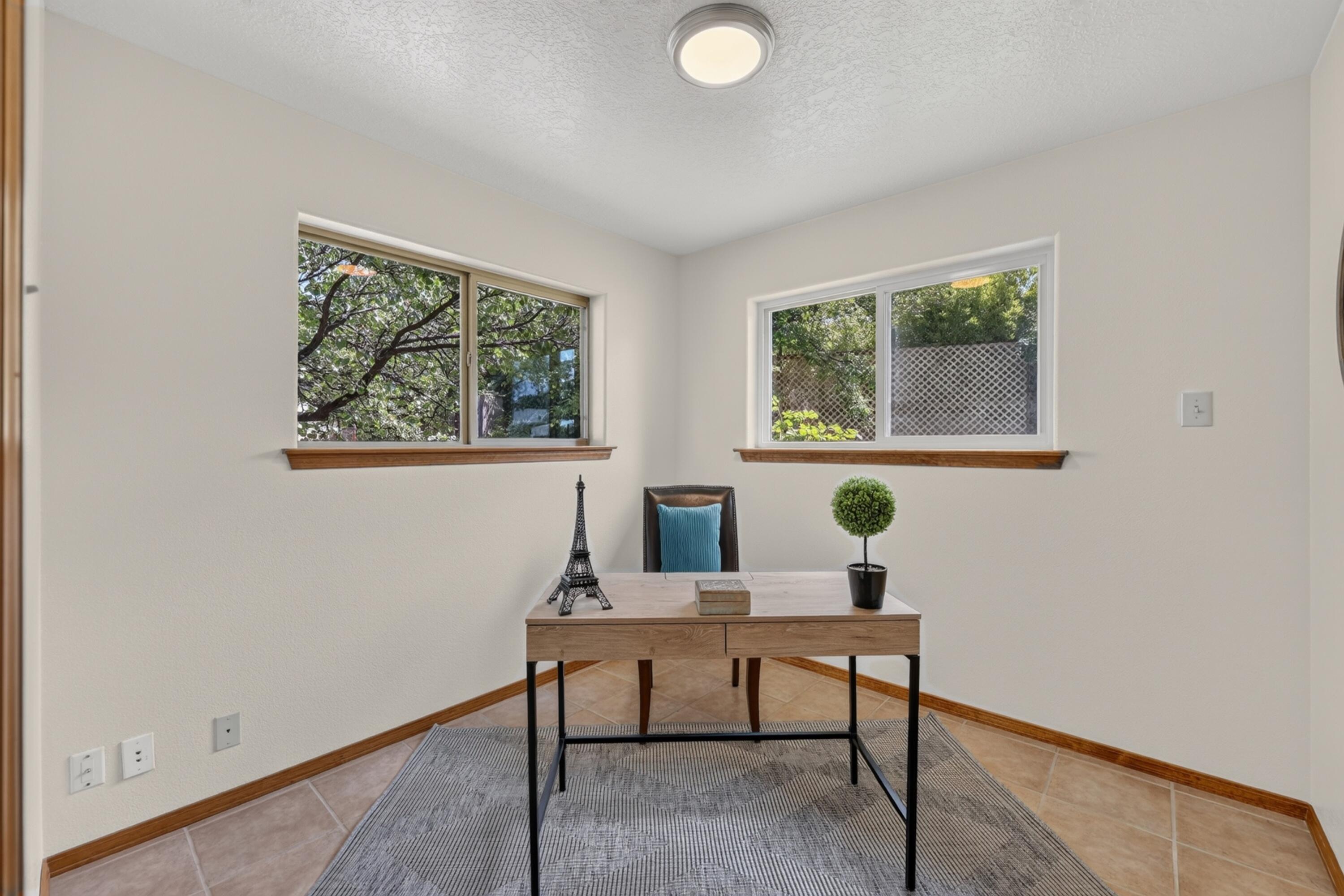 4712 Oahu Drive NE