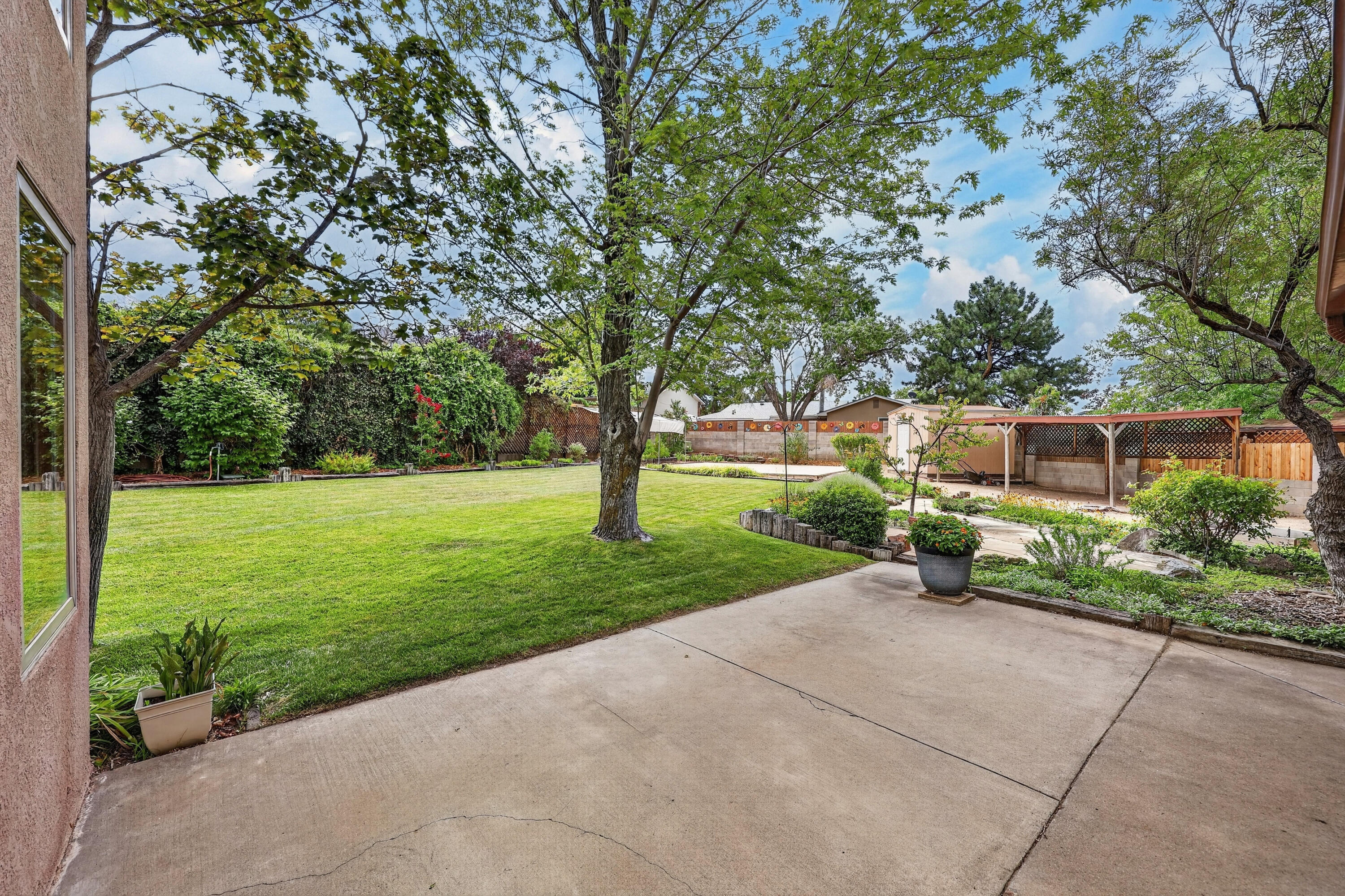 4712 Oahu Drive NE