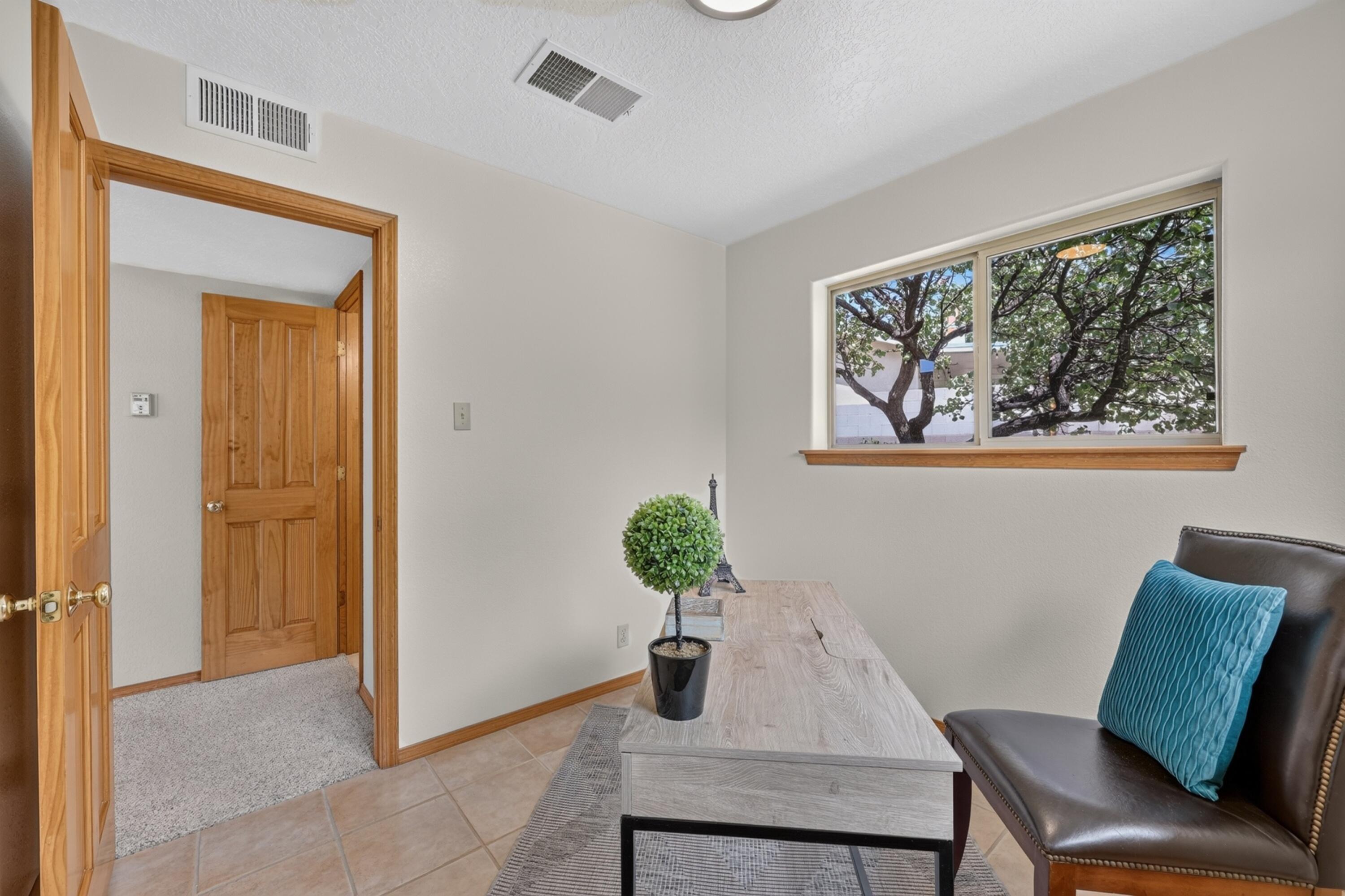 4712 Oahu Drive NE