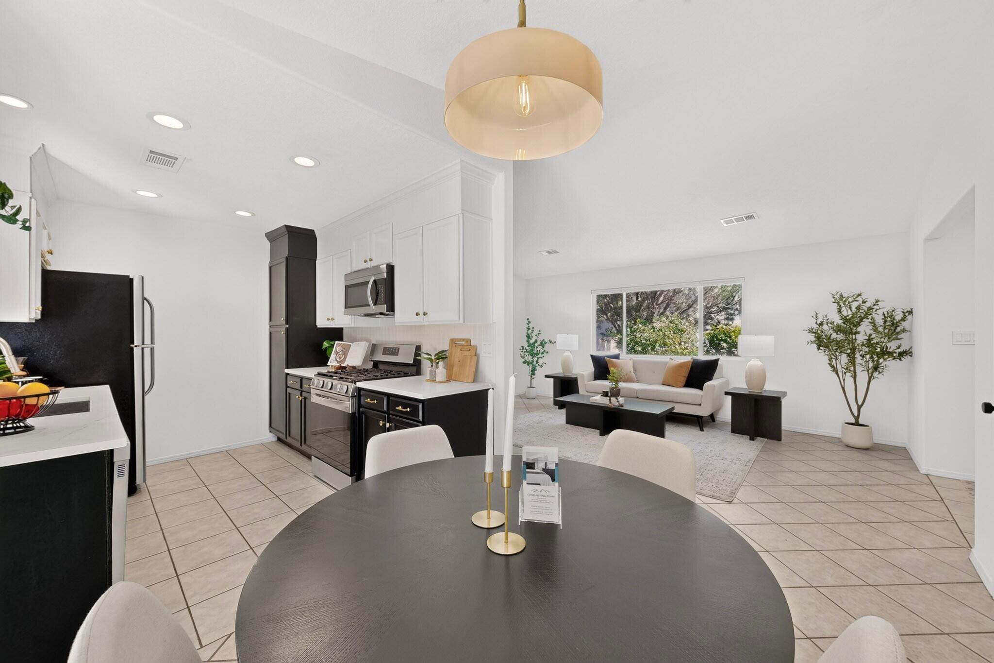 1304 Villa Campo NE