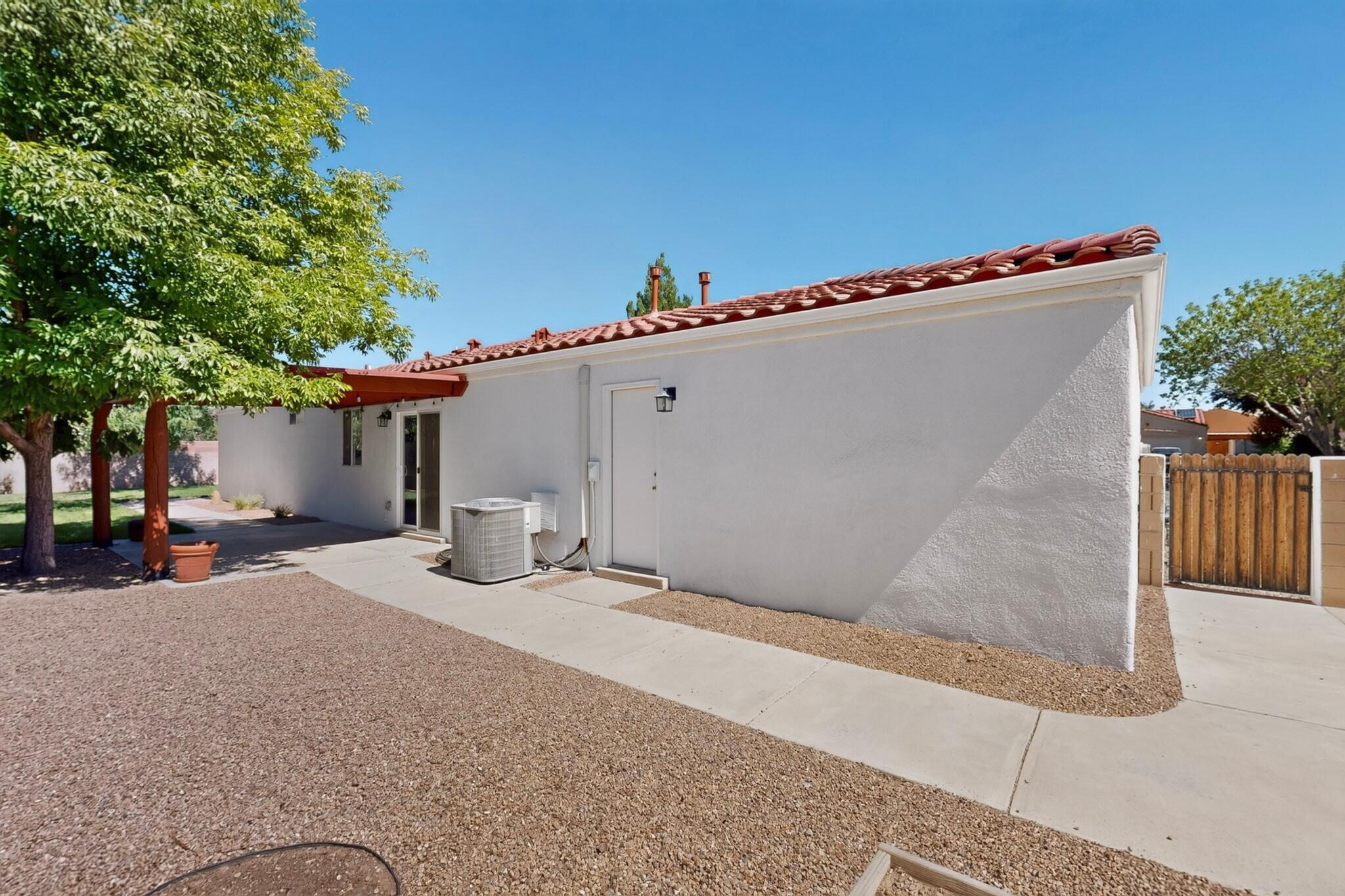 1304 Villa Campo NE