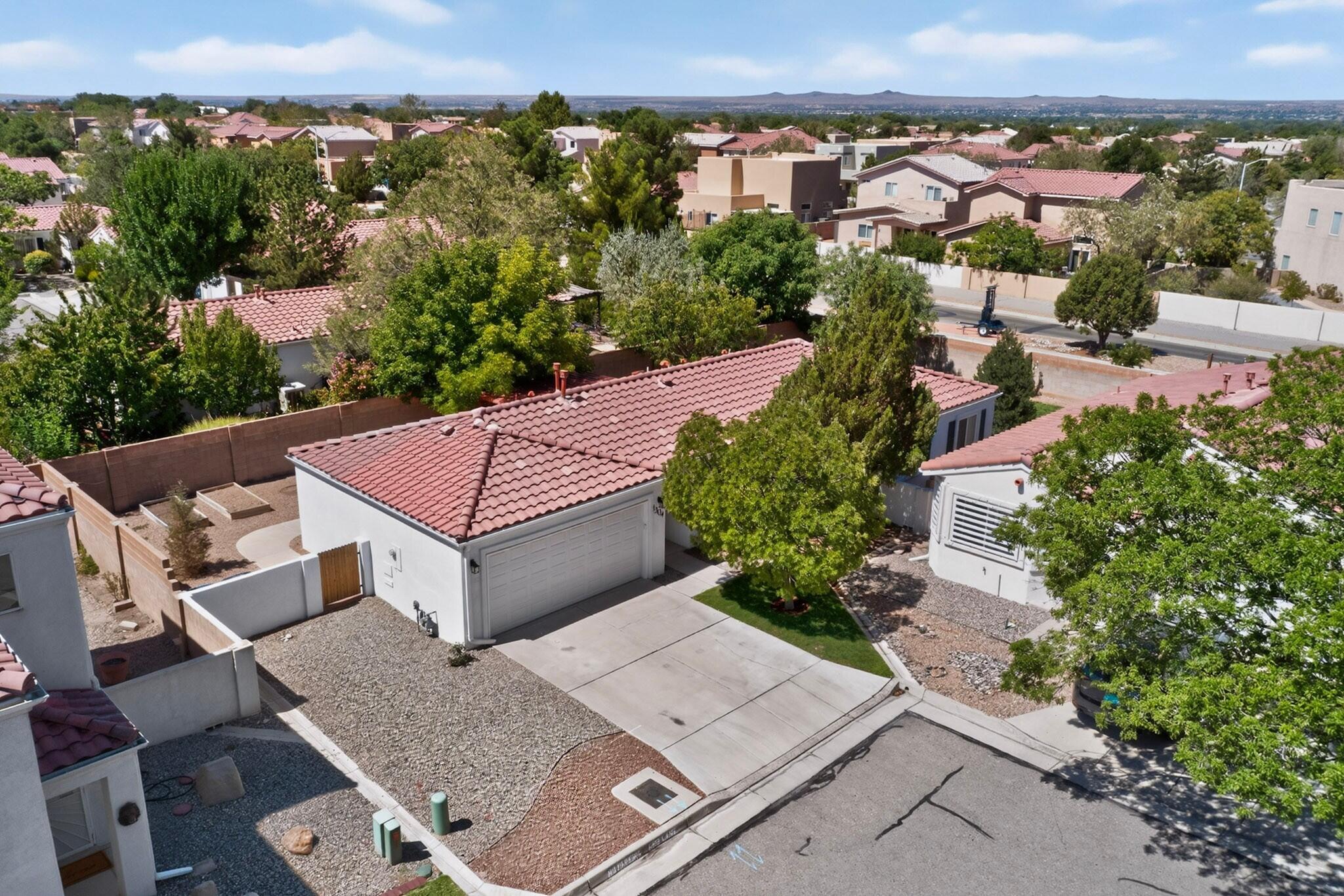 1304 Villa Campo NE