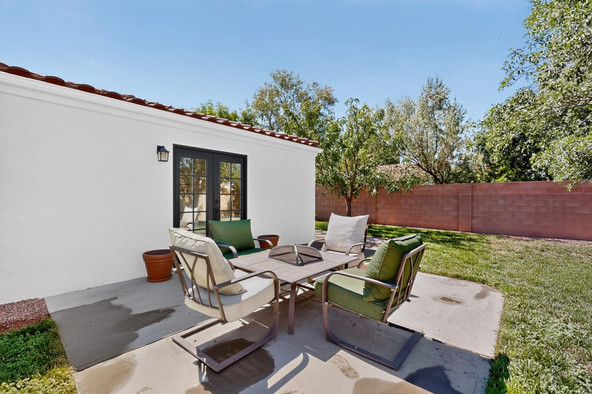 1304 Villa Campo NE