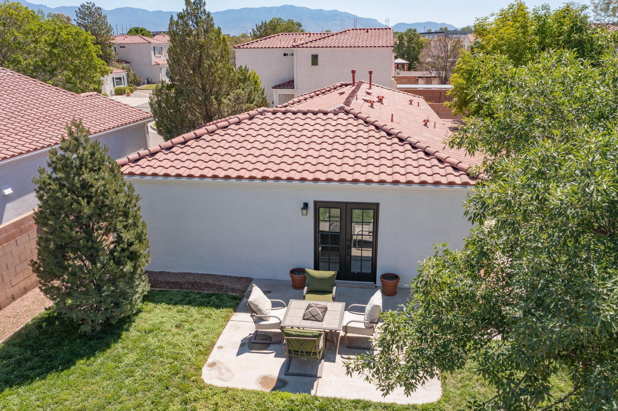 1304 Villa Campo NE
