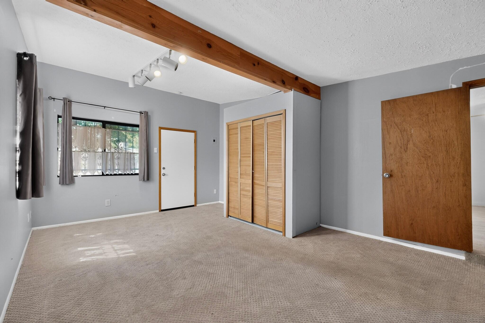 1501 Mary Ellen Street NE