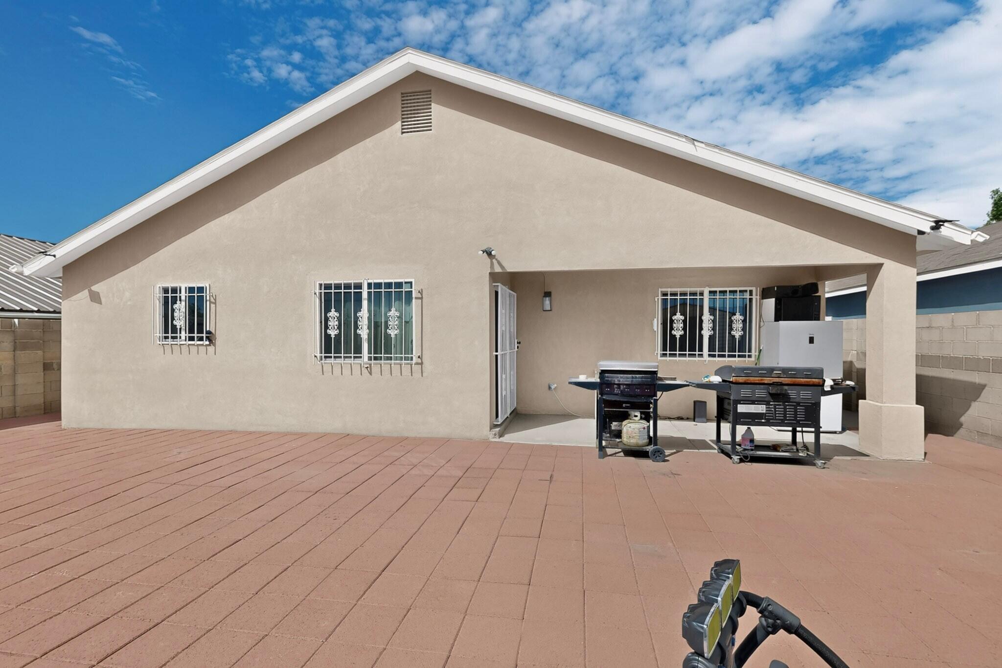 512 Leeward Drive NW