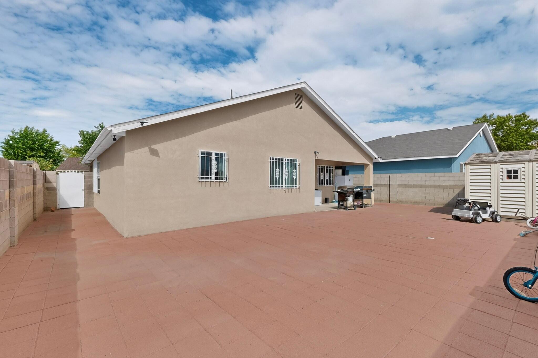 512 Leeward Drive NW