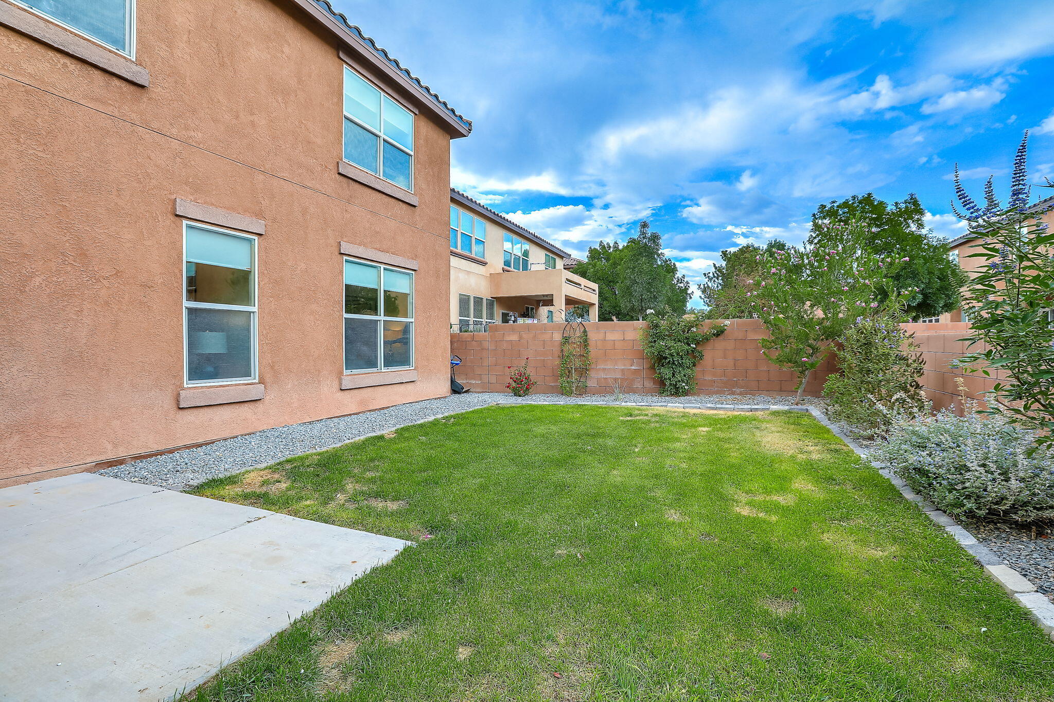 22 Monte Vista Drive NE