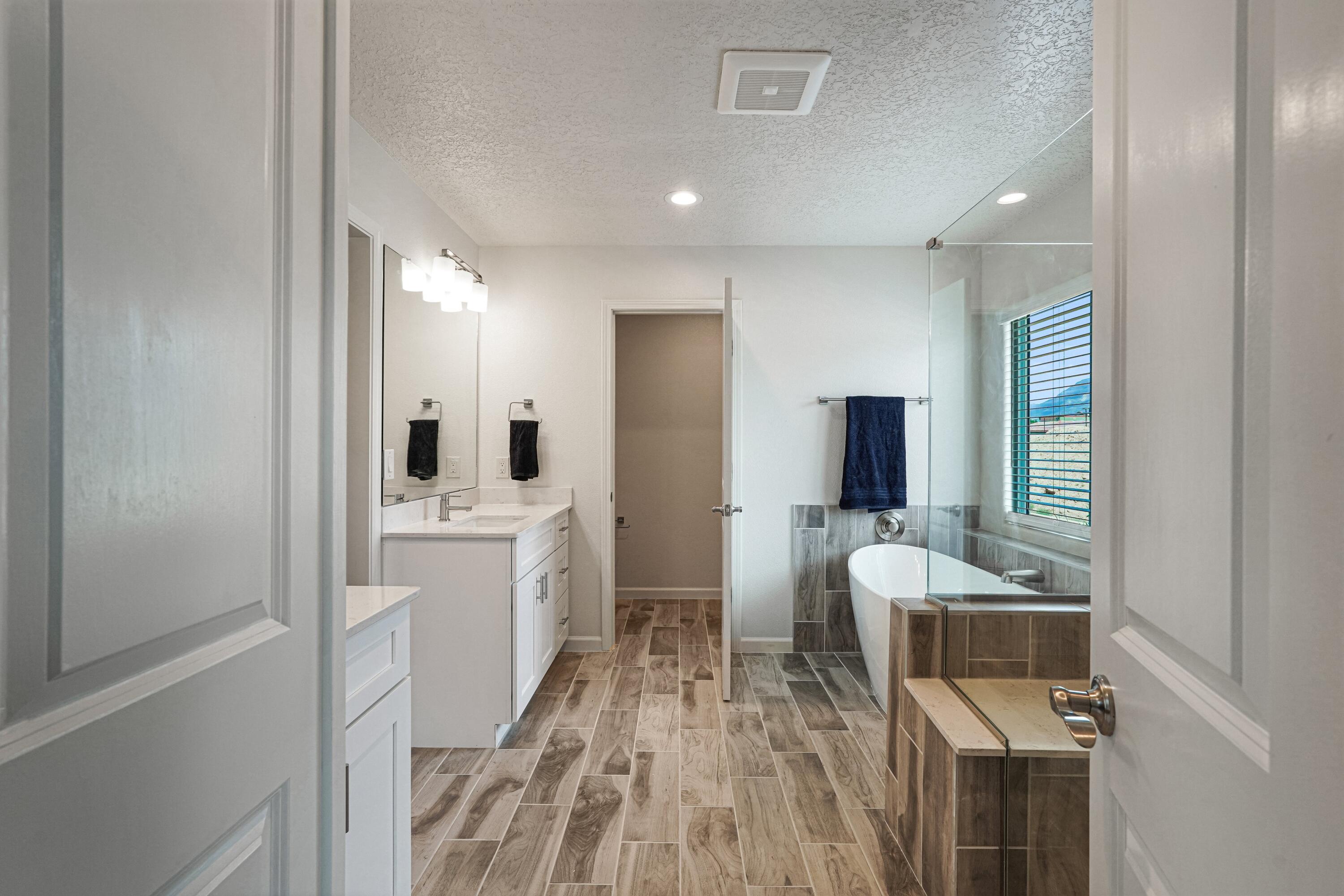 4320 Wymont Circle NE