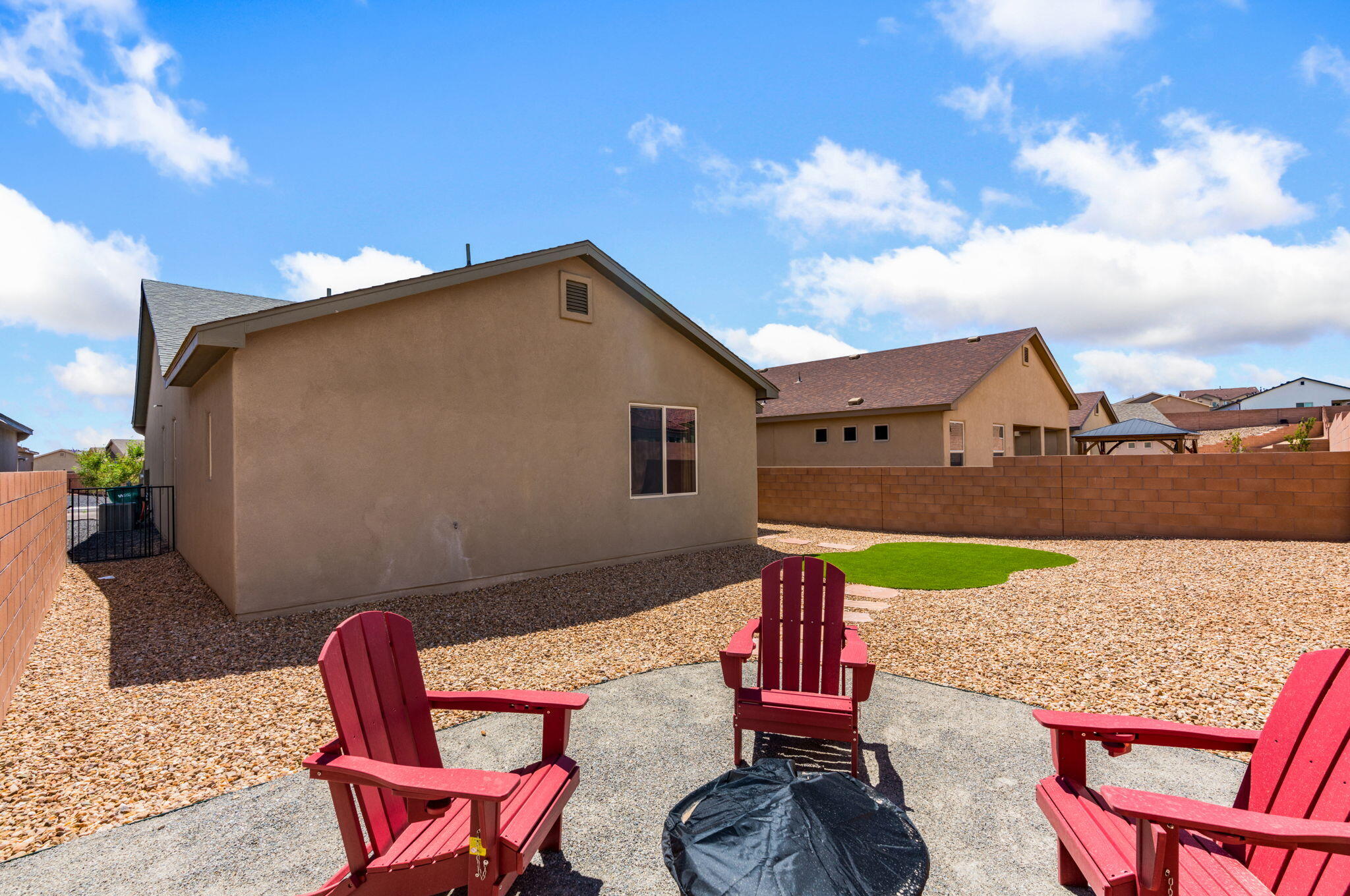 2443 Camrose Road NE