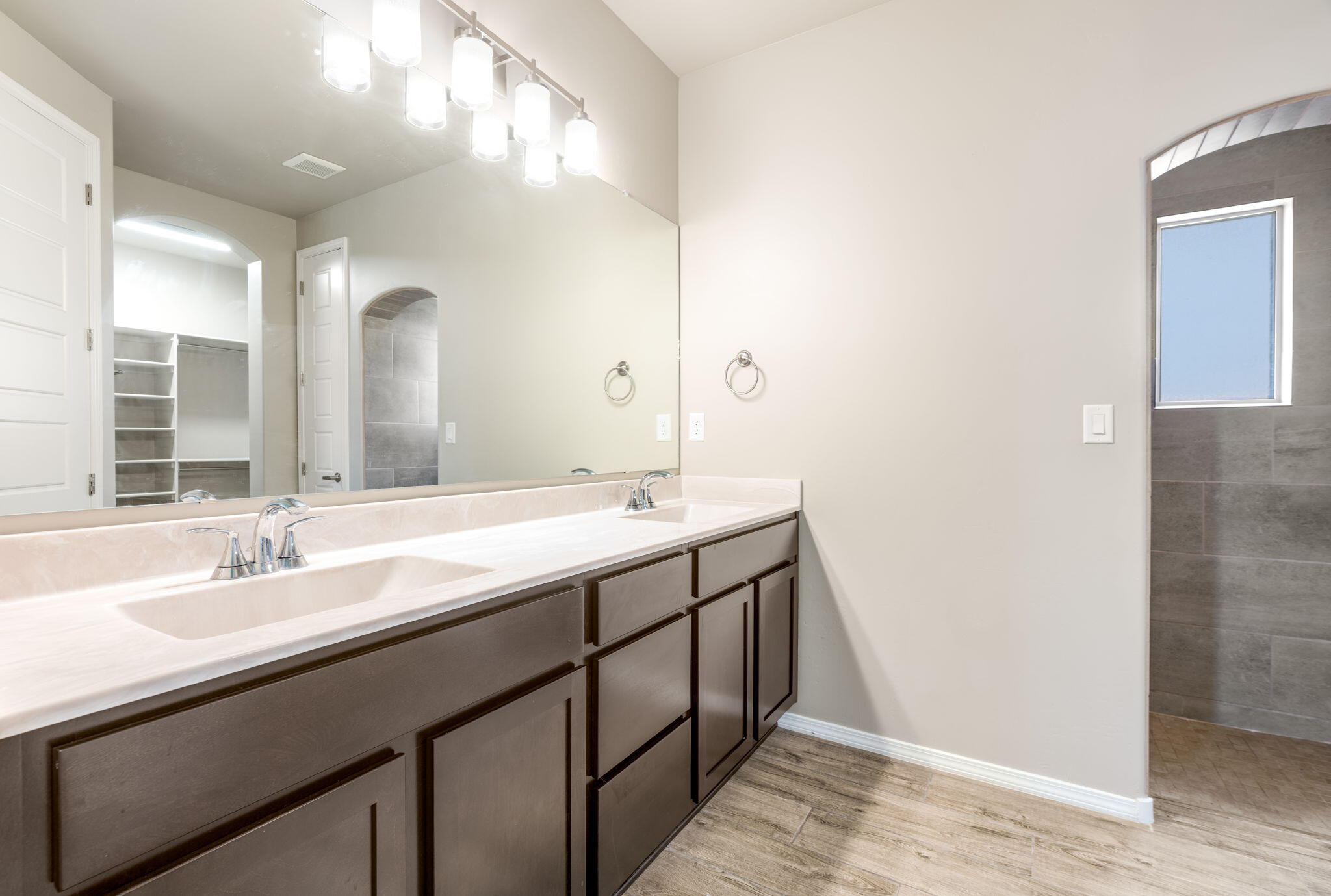 2443 Camrose Road NE