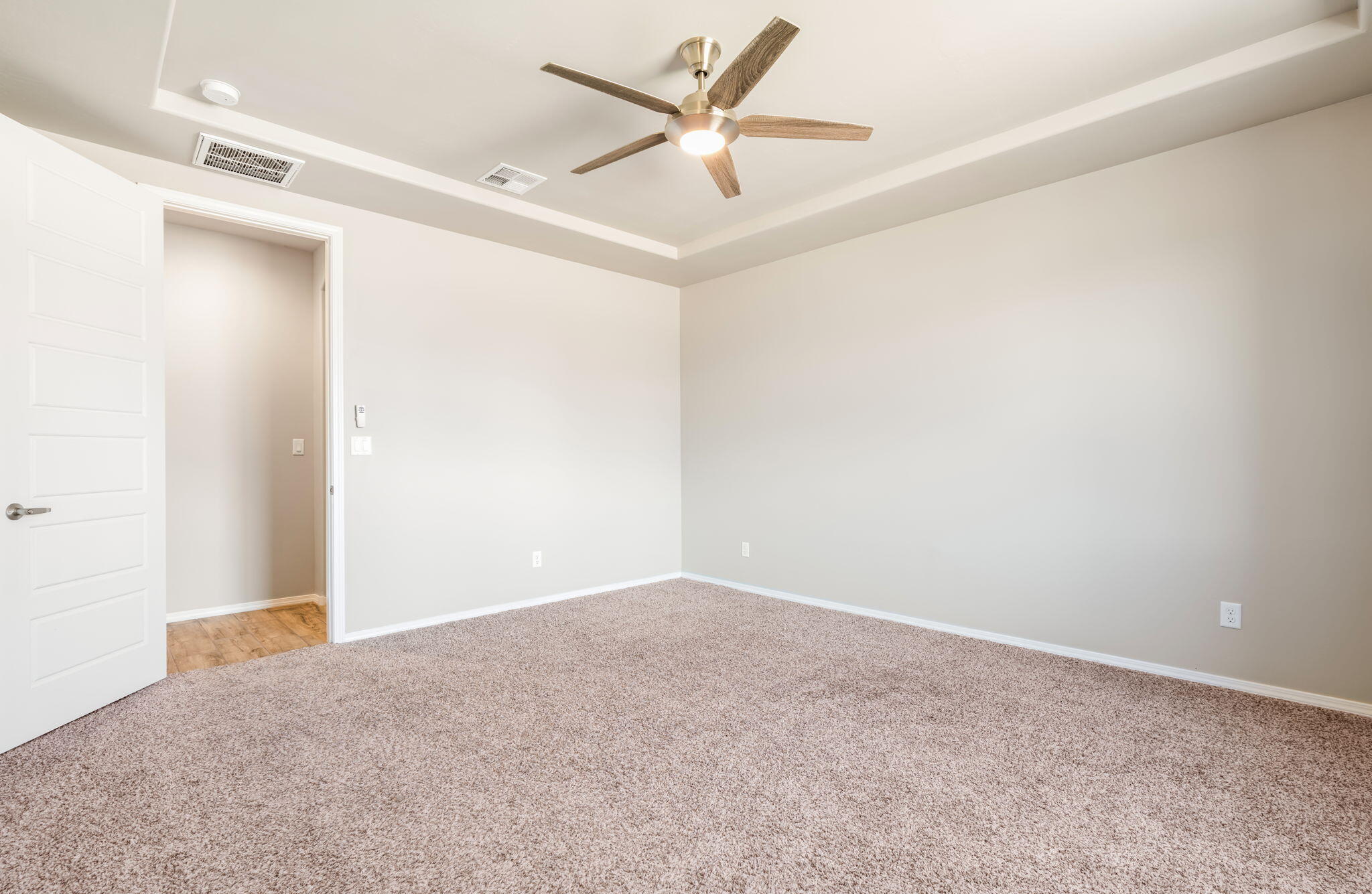 2443 Camrose Road NE