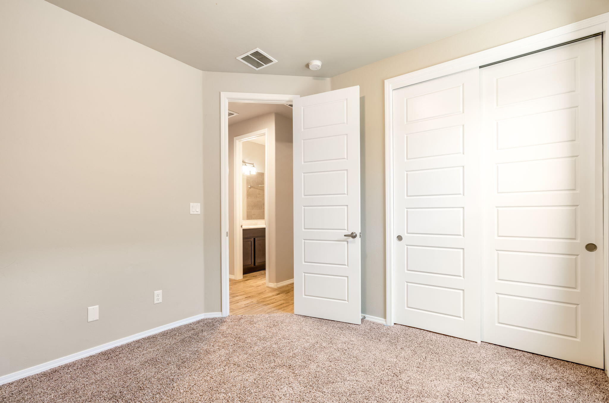 2443 Camrose Road NE