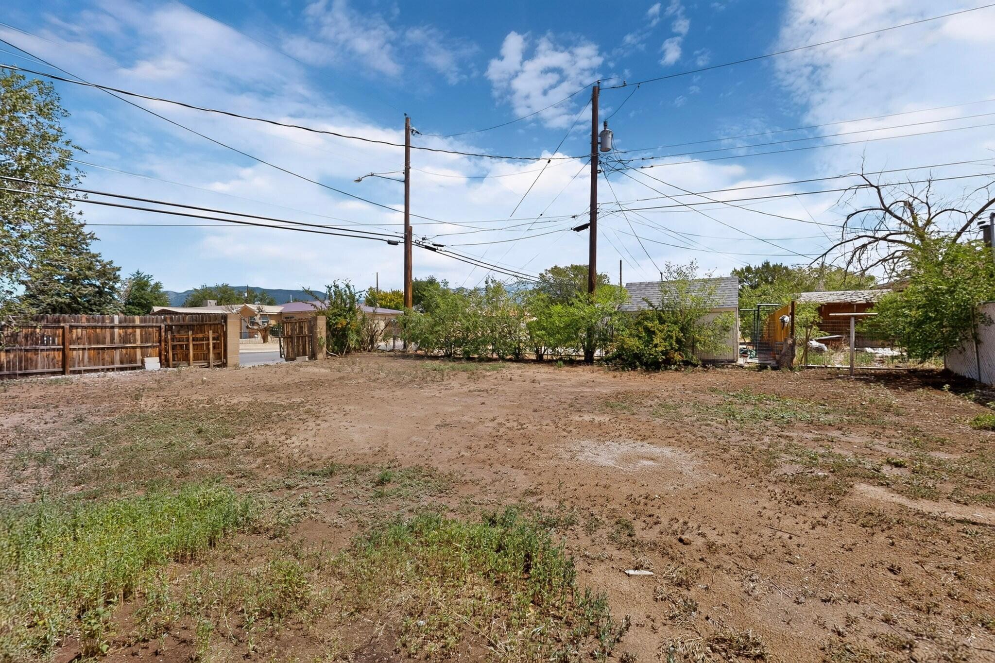 236 Conchas Street NE